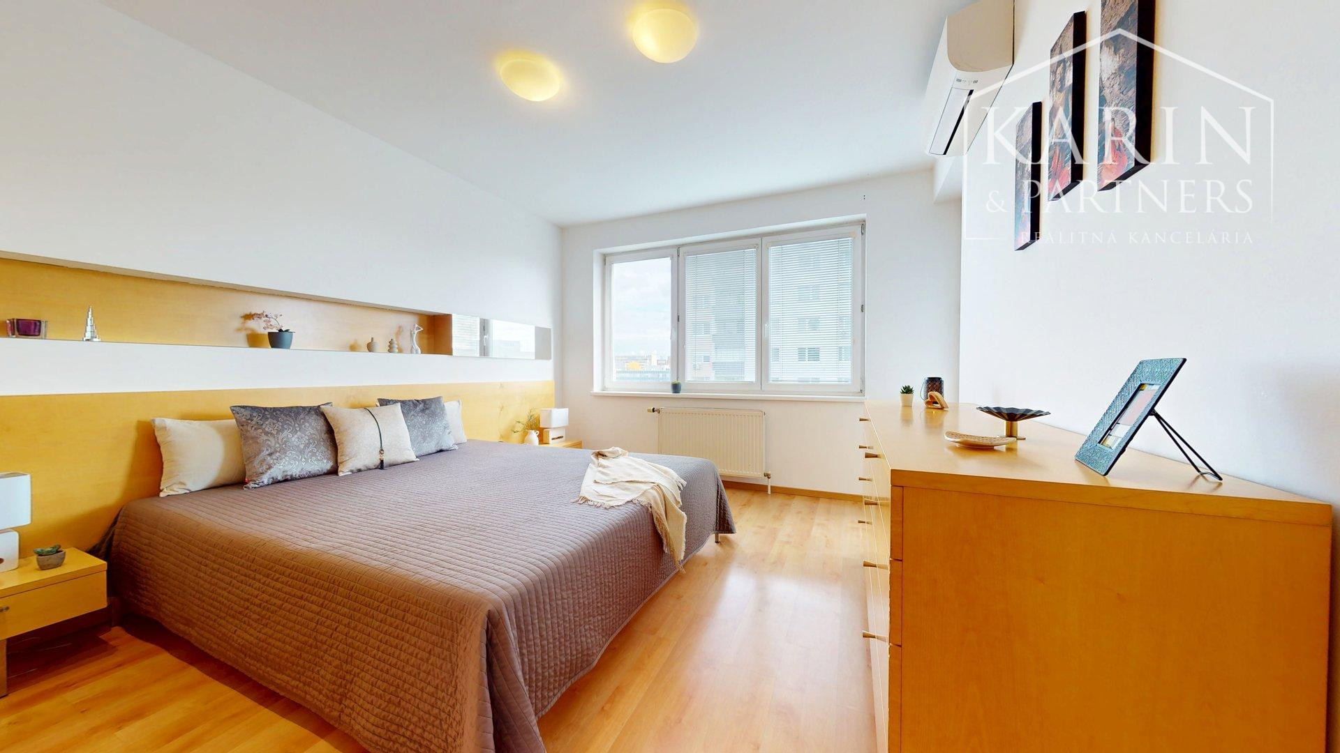 KOMPLETNE ŠTÝLOVO ZARIADENÝ 3I BYT S LODŽIOU A BALKÓNOM