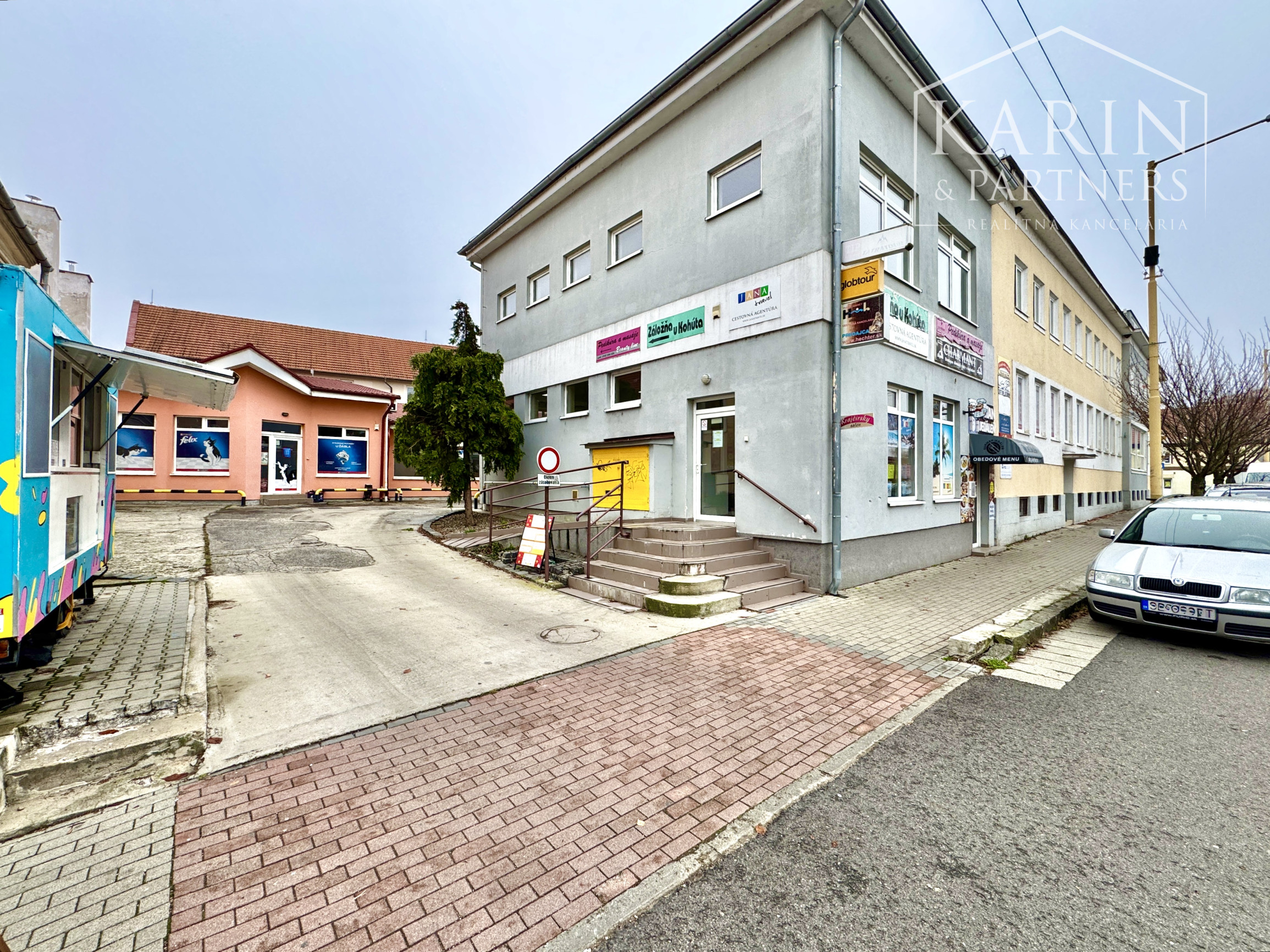 PREVÁDZKOVÁ PLOCHA NA PRENÁJOM V CENTRE HOLÍČA