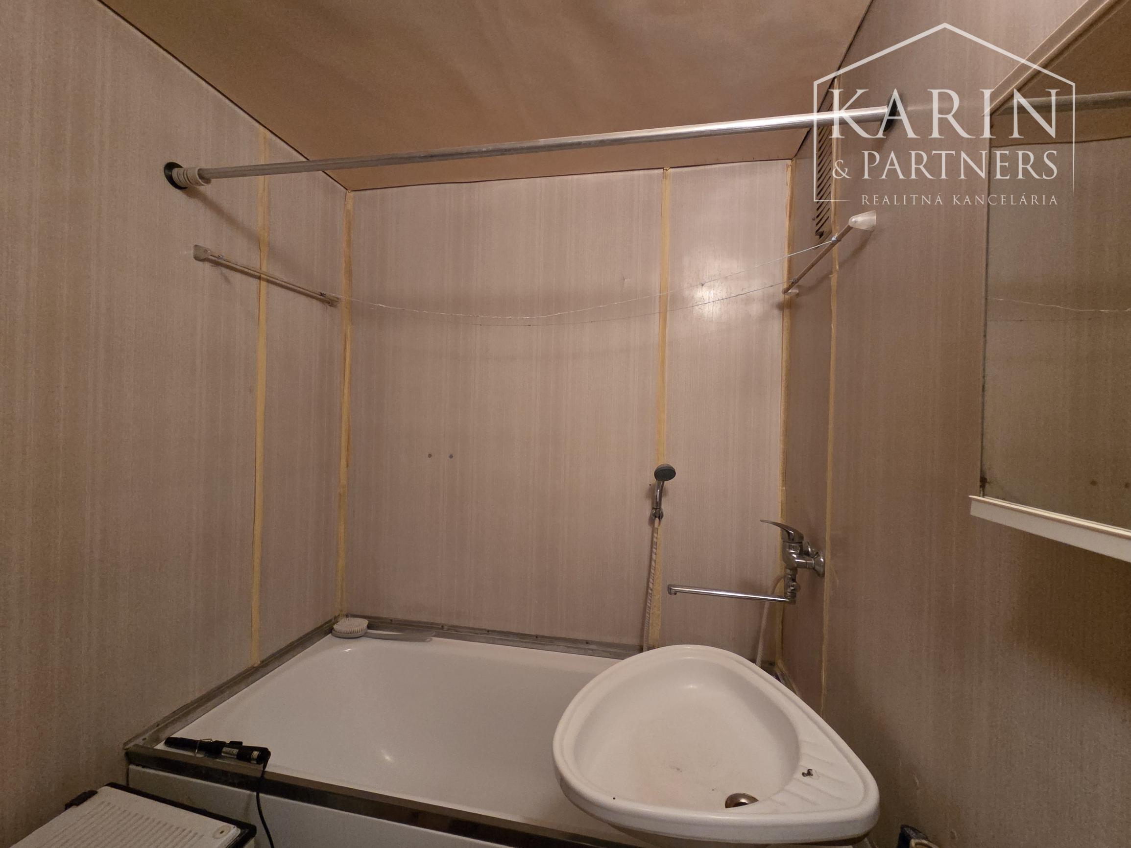 2 izbový byt v pôvodnom stave, Sokolská ul., Senec