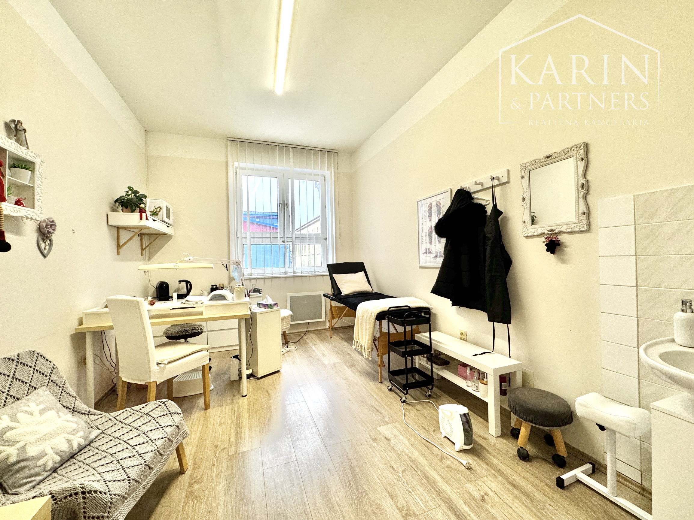 Prenájom MULTIFUNKČNÉHO priestoru v CENTRE mesta – 15 m²