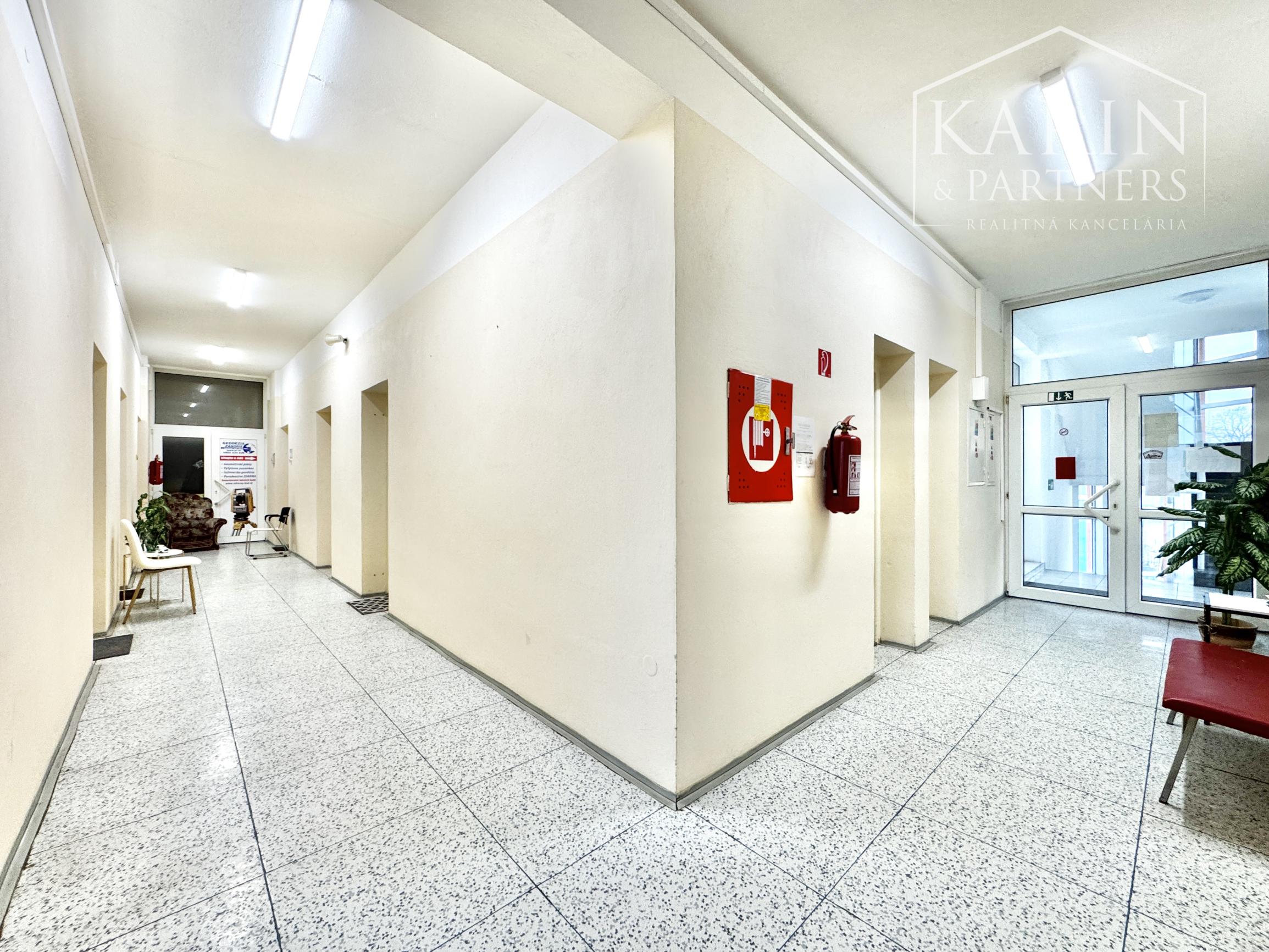 Prenájom MULTIFUNKČNÉHO priestoru v CENTRE mesta – 15 m²