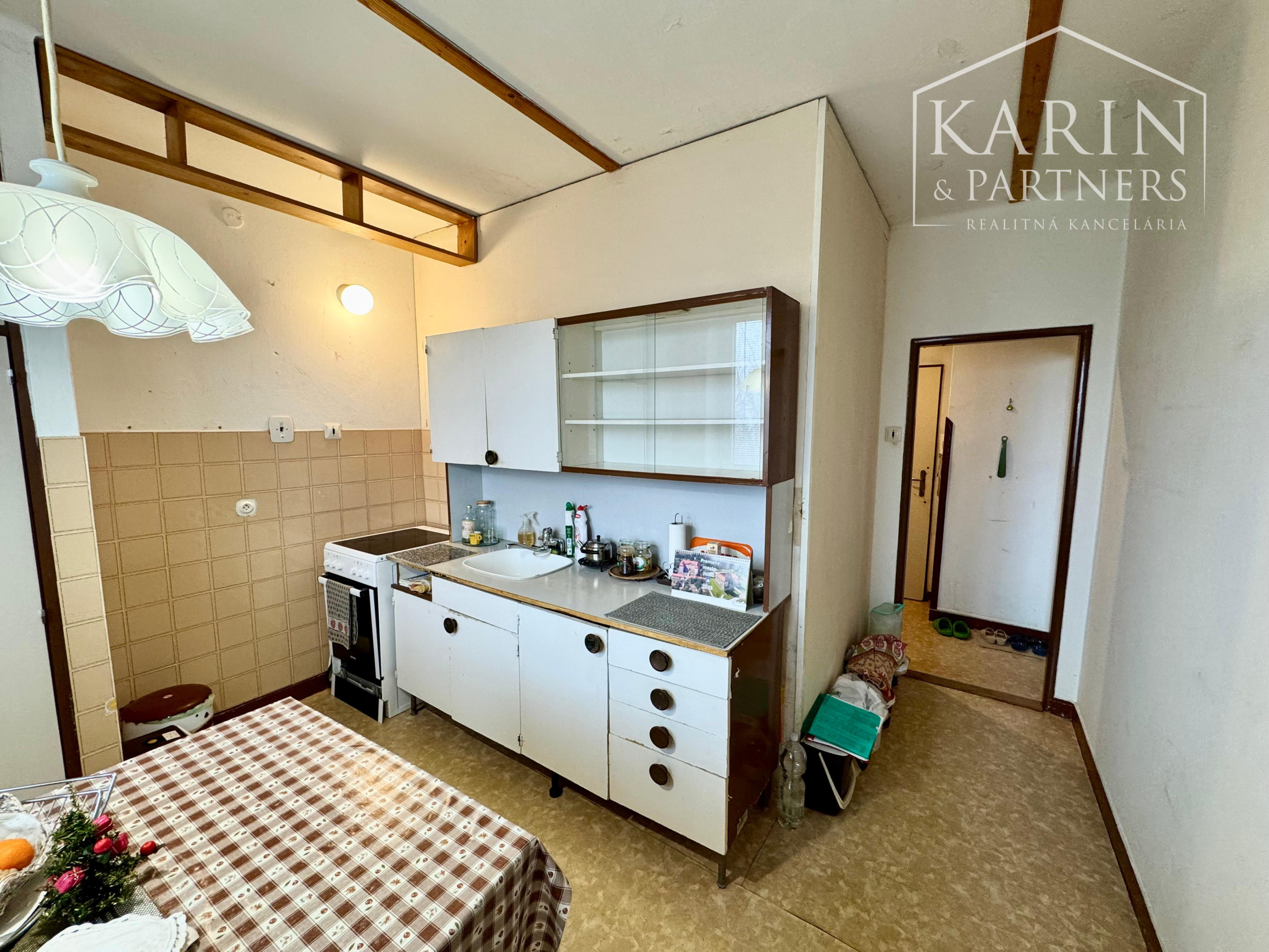 PRIESTRANNÝ 2i BYT, MIRKA NEŠPORA, HOLÍČ