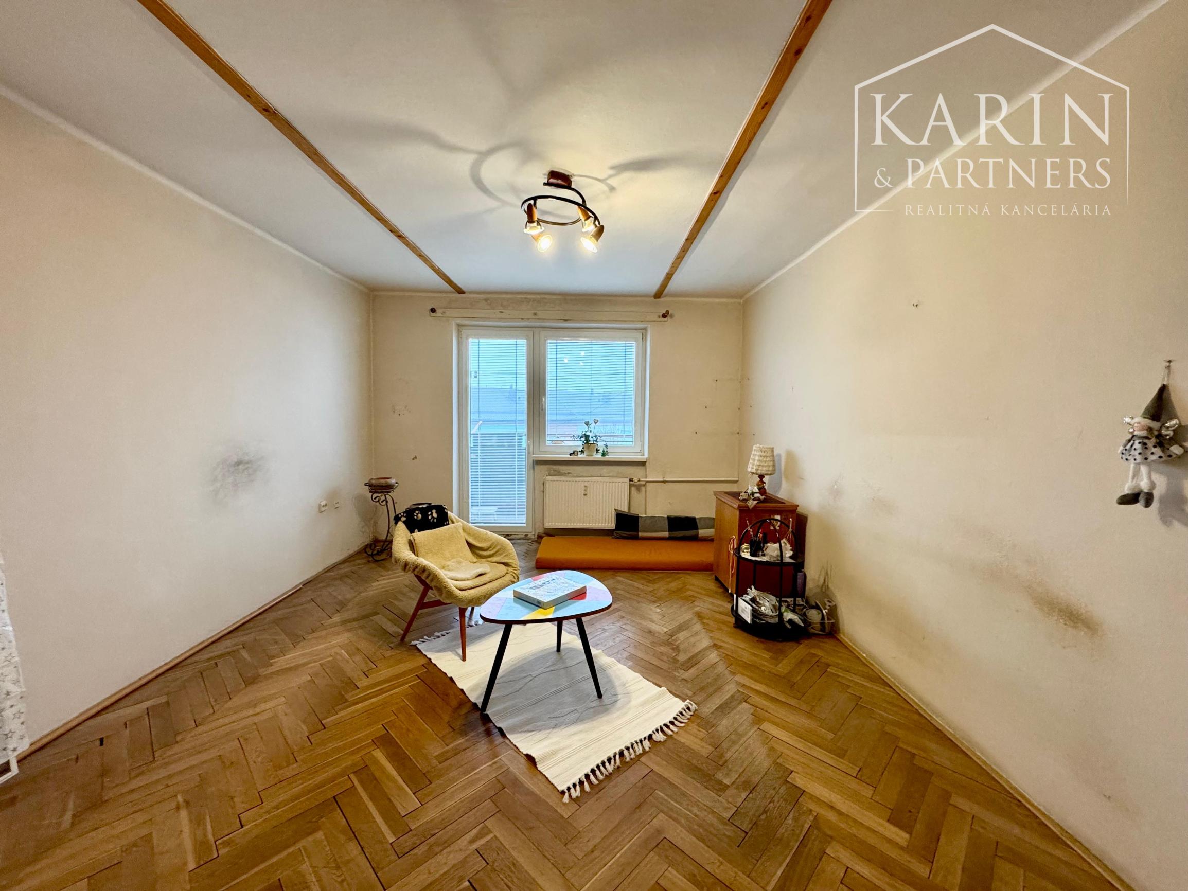 PRIESTRANNÝ 2i BYT, MIRKA NEŠPORA, HOLÍČ