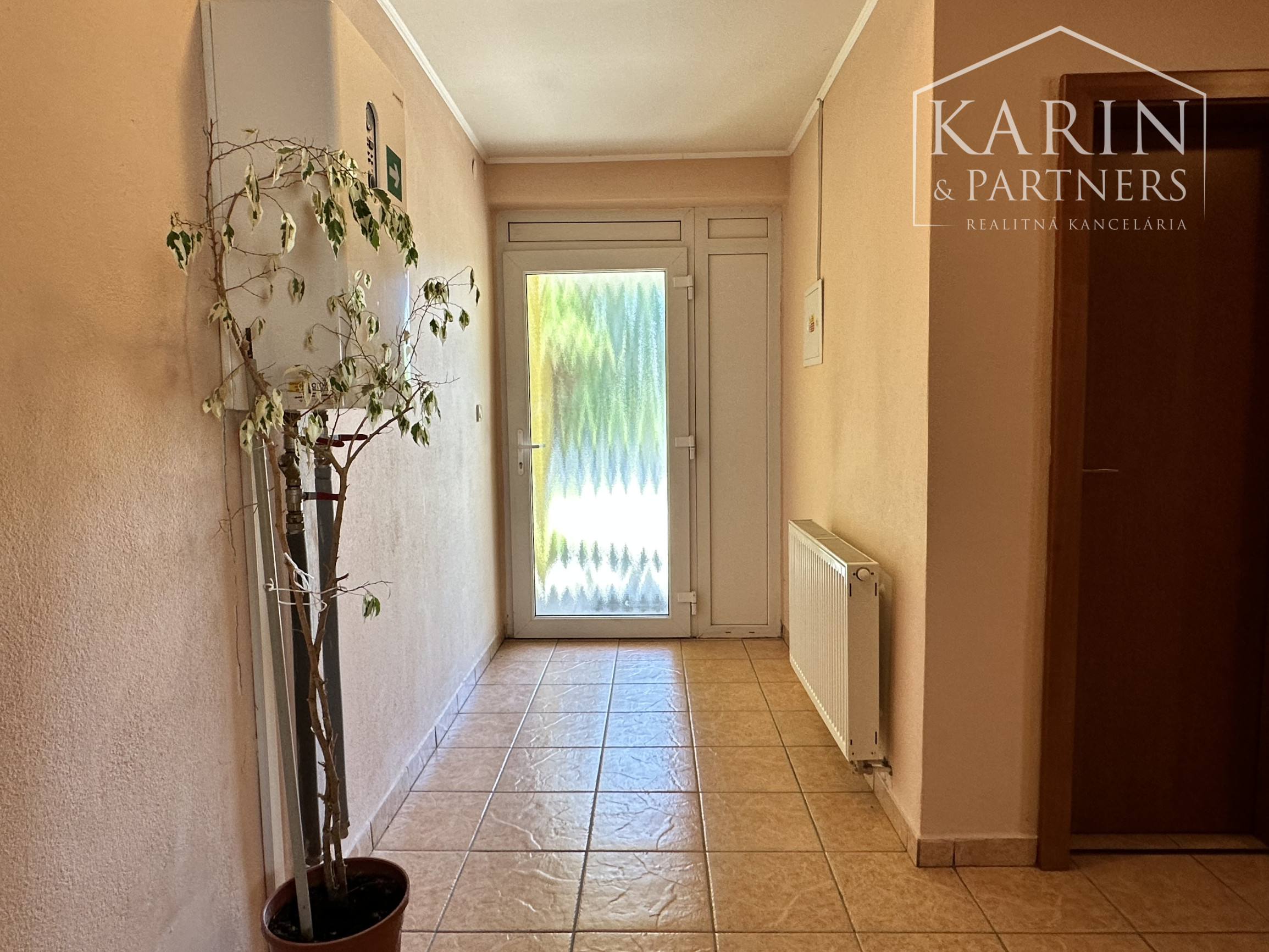 PRENÁJOM kompletne vybavenej betonárky s personálom, 4KM - od mesta ŠURANY