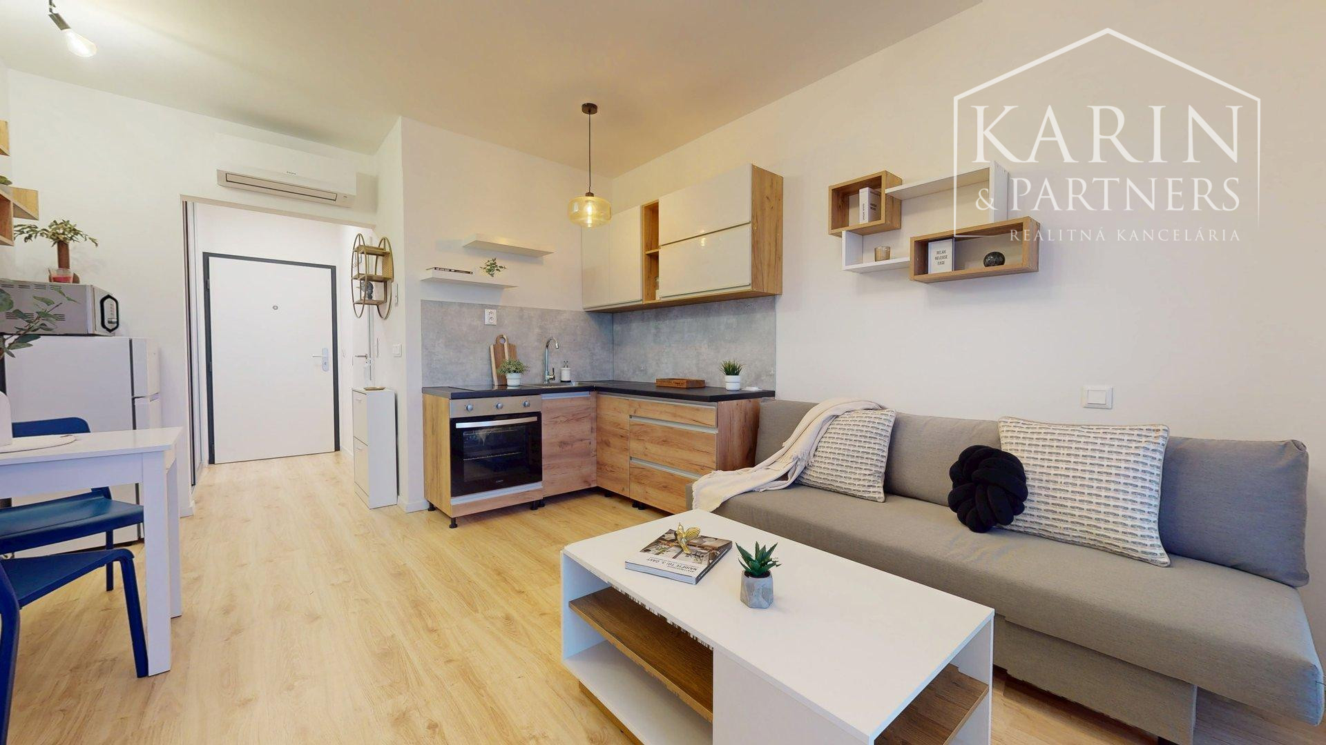 REZERVOVANÝ KOMPLETNE VKUSNE ZARIADENÝ 1I BYT S BALKÓNOM | SLNEČNICE POP