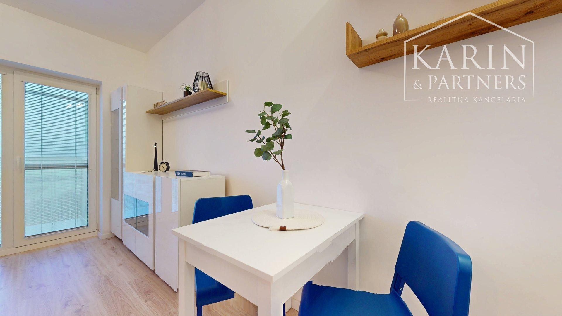 REZERVOVANÝ KOMPLETNE VKUSNE ZARIADENÝ 1I BYT S BALKÓNOM | SLNEČNICE POP