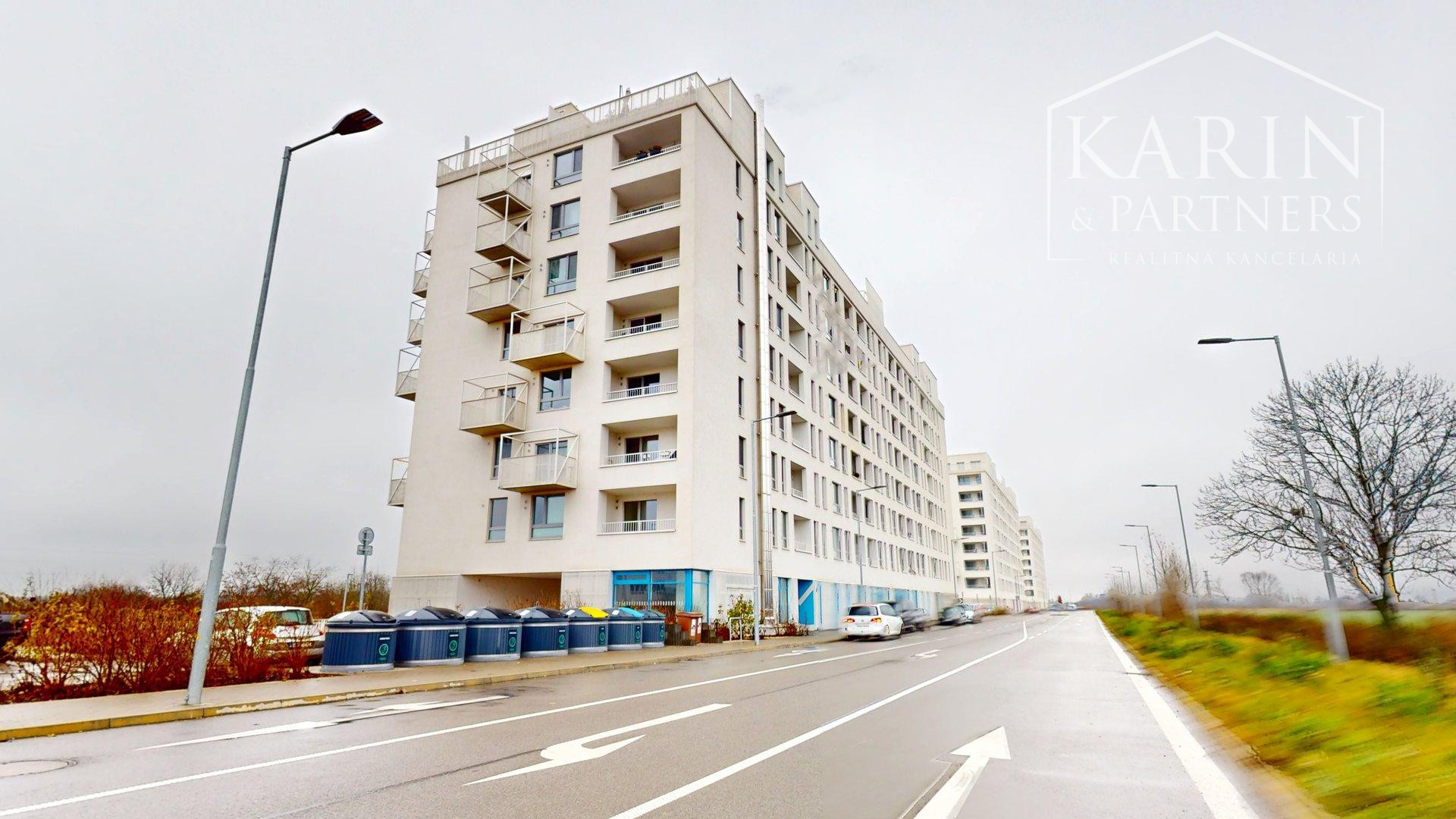 REZERVOVANÝ KOMPLETNE VKUSNE ZARIADENÝ 1I BYT S BALKÓNOM | SLNEČNICE POP