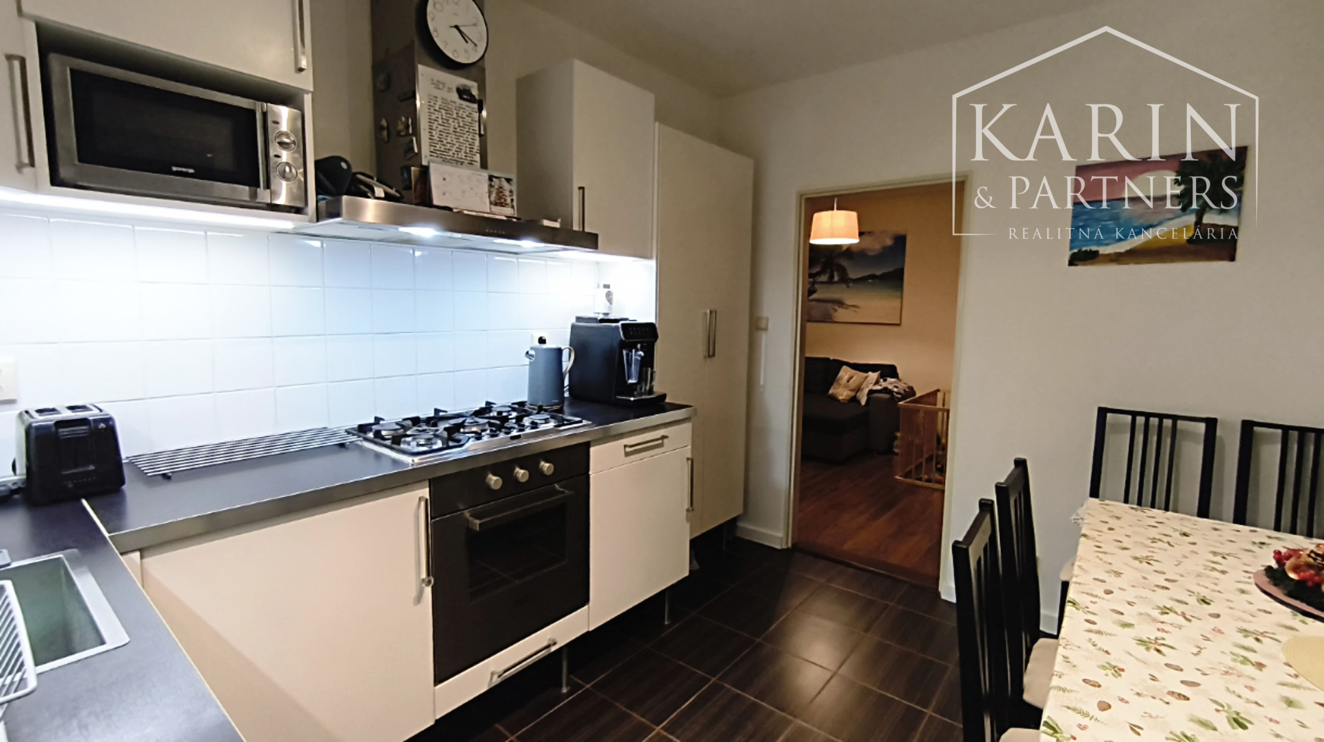 Rezervované: Predáme 3 izbový byt so šatníkom, komorou a balkónom, sídlisko Prednádražie, Nové Zámky