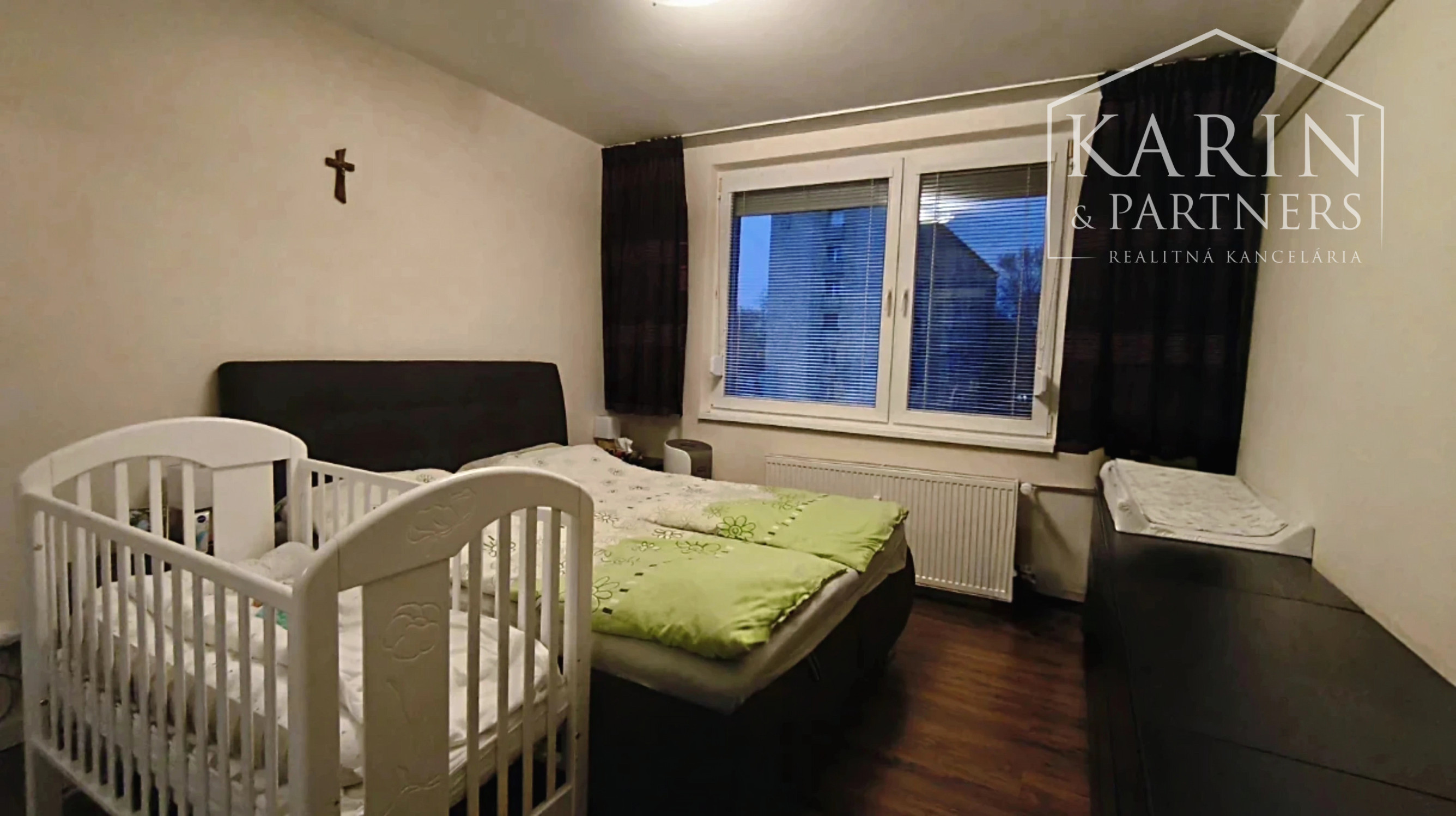 Rezervované: Predáme 3 izbový byt so šatníkom, komorou a balkónom, sídlisko Prednádražie, Nové Zámky