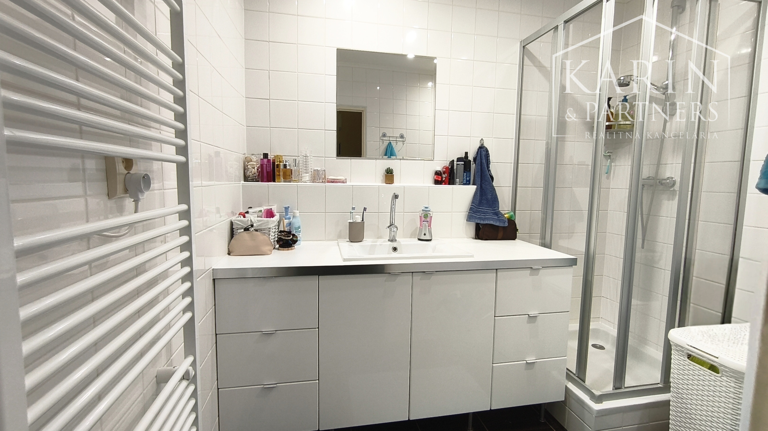 Rezervované: Predáme 3 izbový byt so šatníkom, komorou a balkónom, sídlisko Prednádražie, Nové Zámky