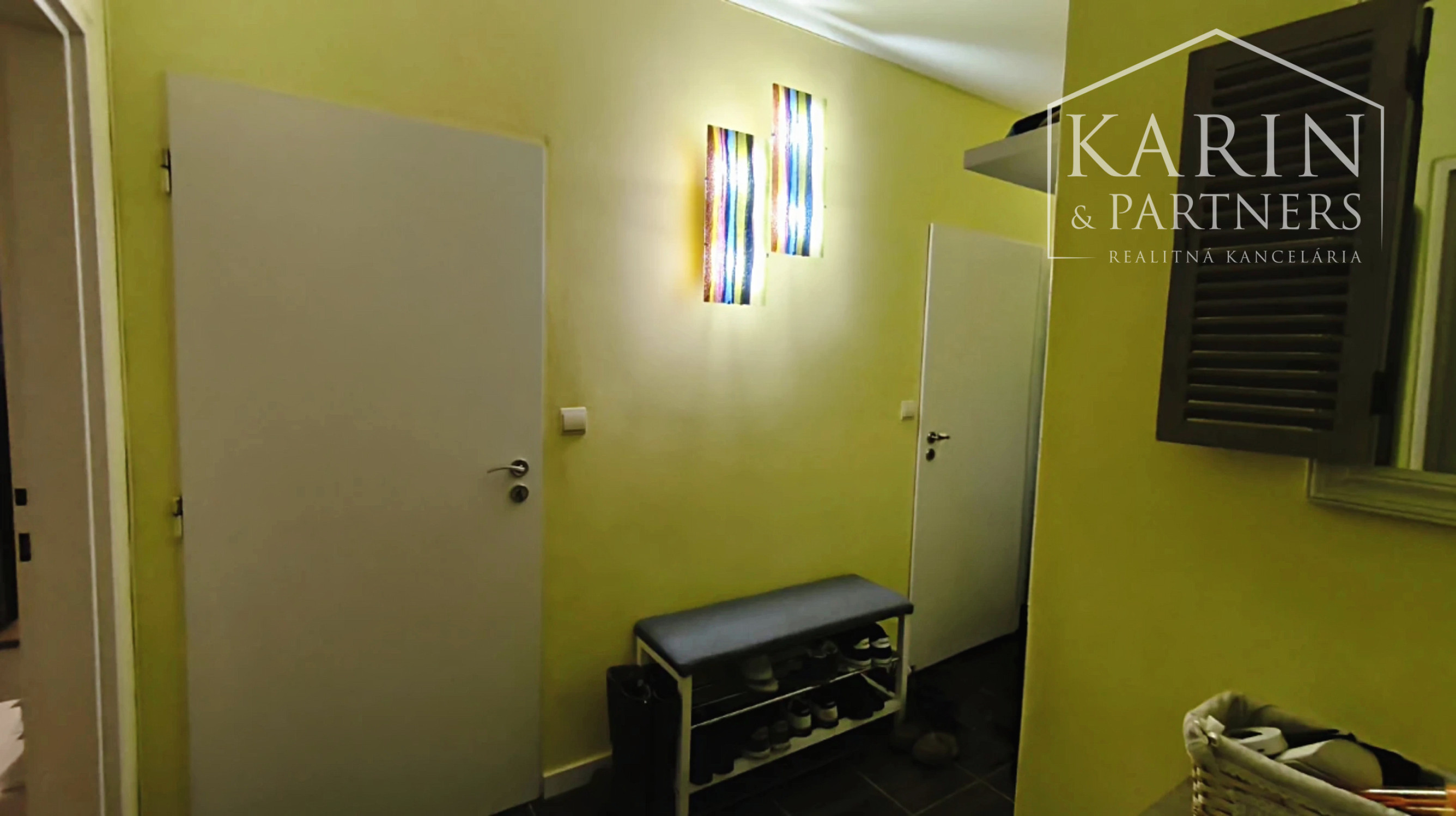 Rezervované: Predáme 3 izbový byt so šatníkom, komorou a balkónom, sídlisko Prednádražie, Nové Zámky