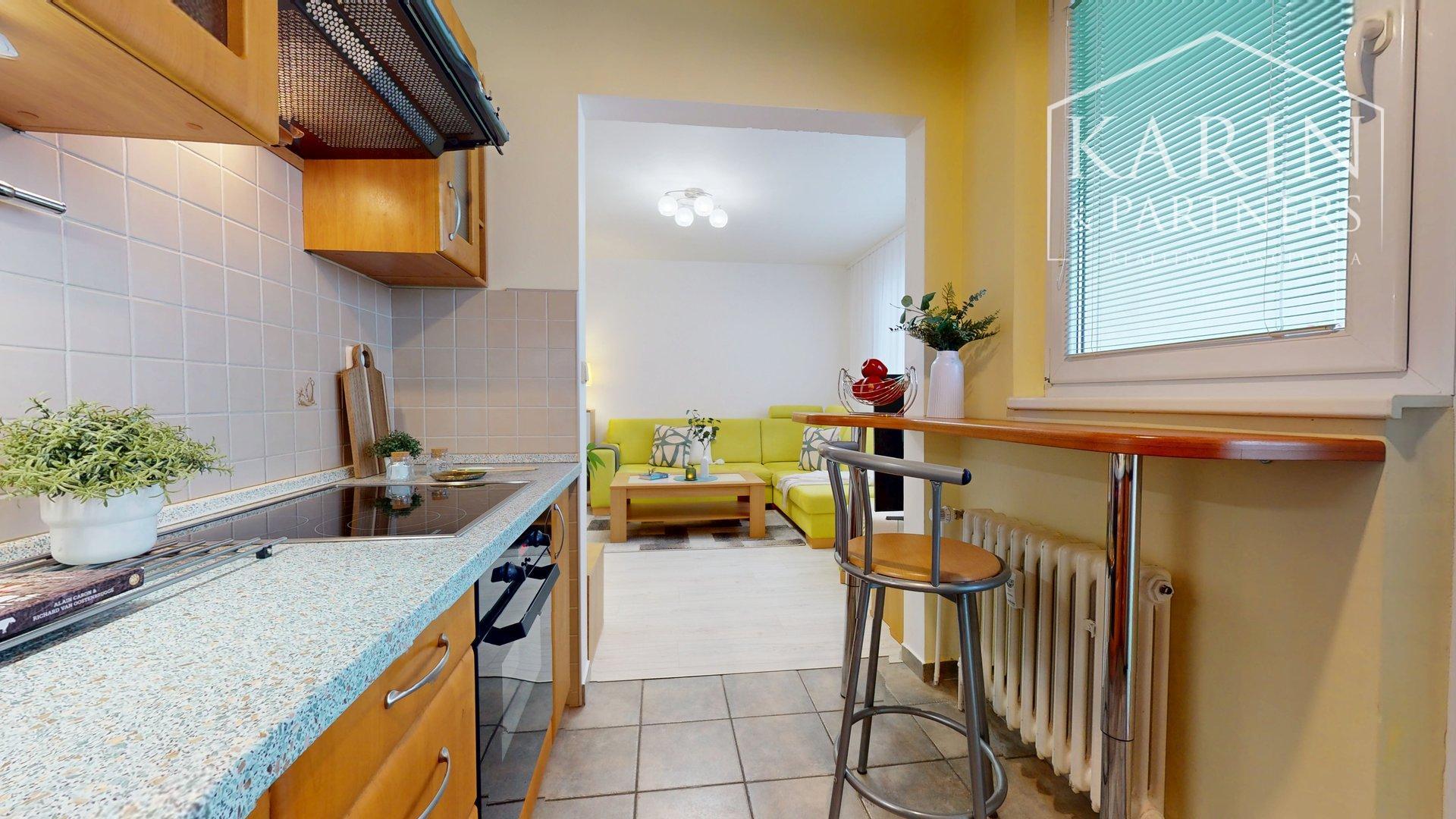 ZREKONŠTRUOVANÝ A ČIASTOČNE ZARIADENÝ 2I BYT S LODŽIOU A PIVNICOU