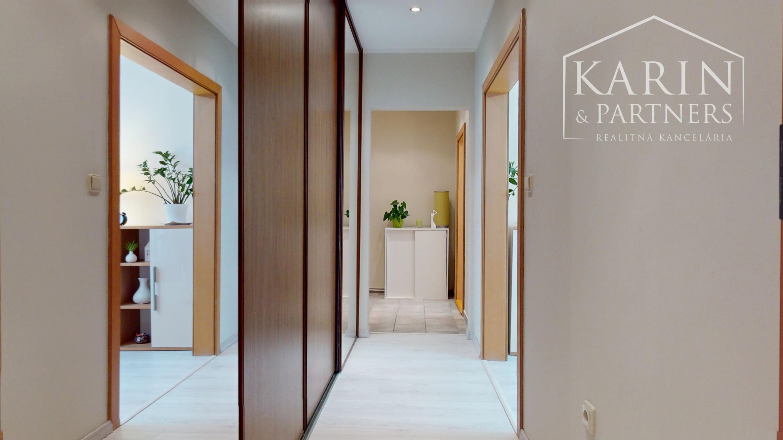 ZREKONŠTRUOVANÝ A ČIASTOČNE ZARIADENÝ 2I BYT S LODŽIOU A PIVNICOU