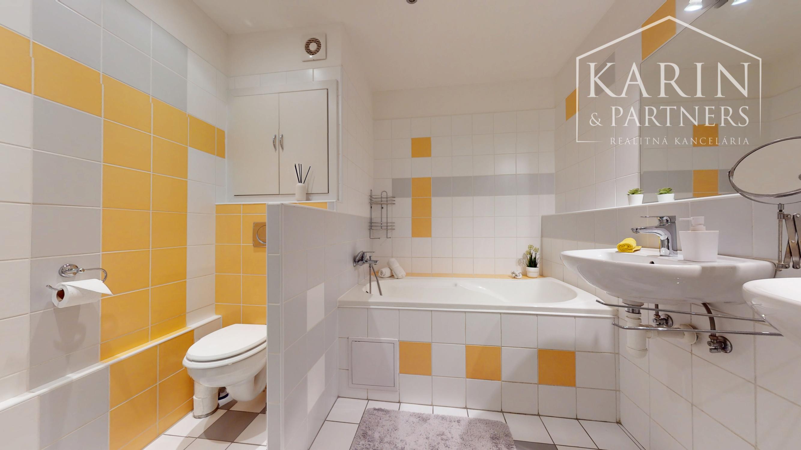 ZREKONŠTRUOVANÝ A ČIASTOČNE ZARIADENÝ 2I BYT S LODŽIOU A PIVNICOU