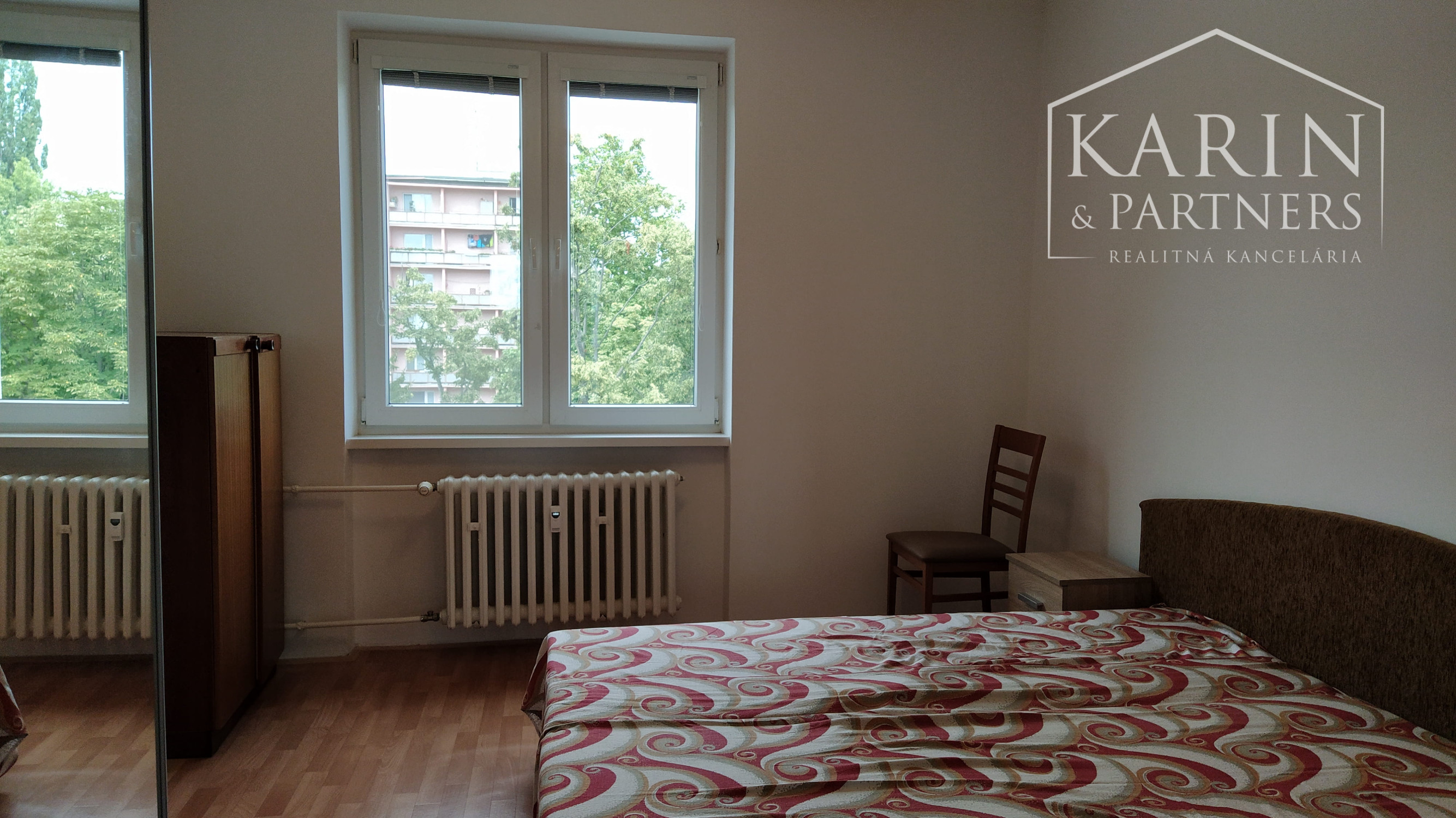 Prenájom rekonštr. 3 izb. byt 65m2 s balkónom 2m2 na Tokajíckej ul., BA II. Ružinov.