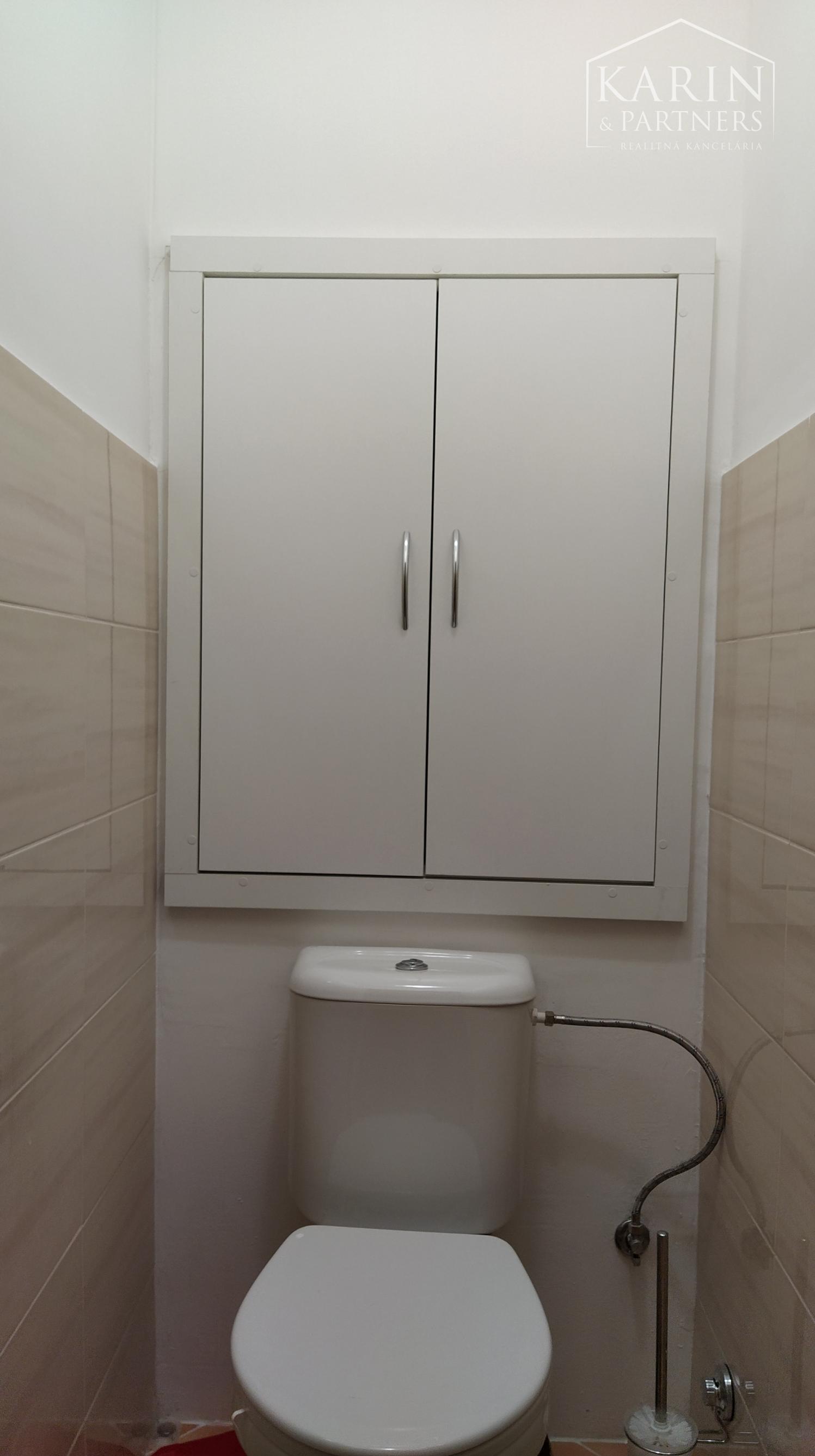 Prenájom rekonštr. 3 izb. byt 65m2 s balkónom 2m2 na Tokajíckej ul., BA II. Ružinov.