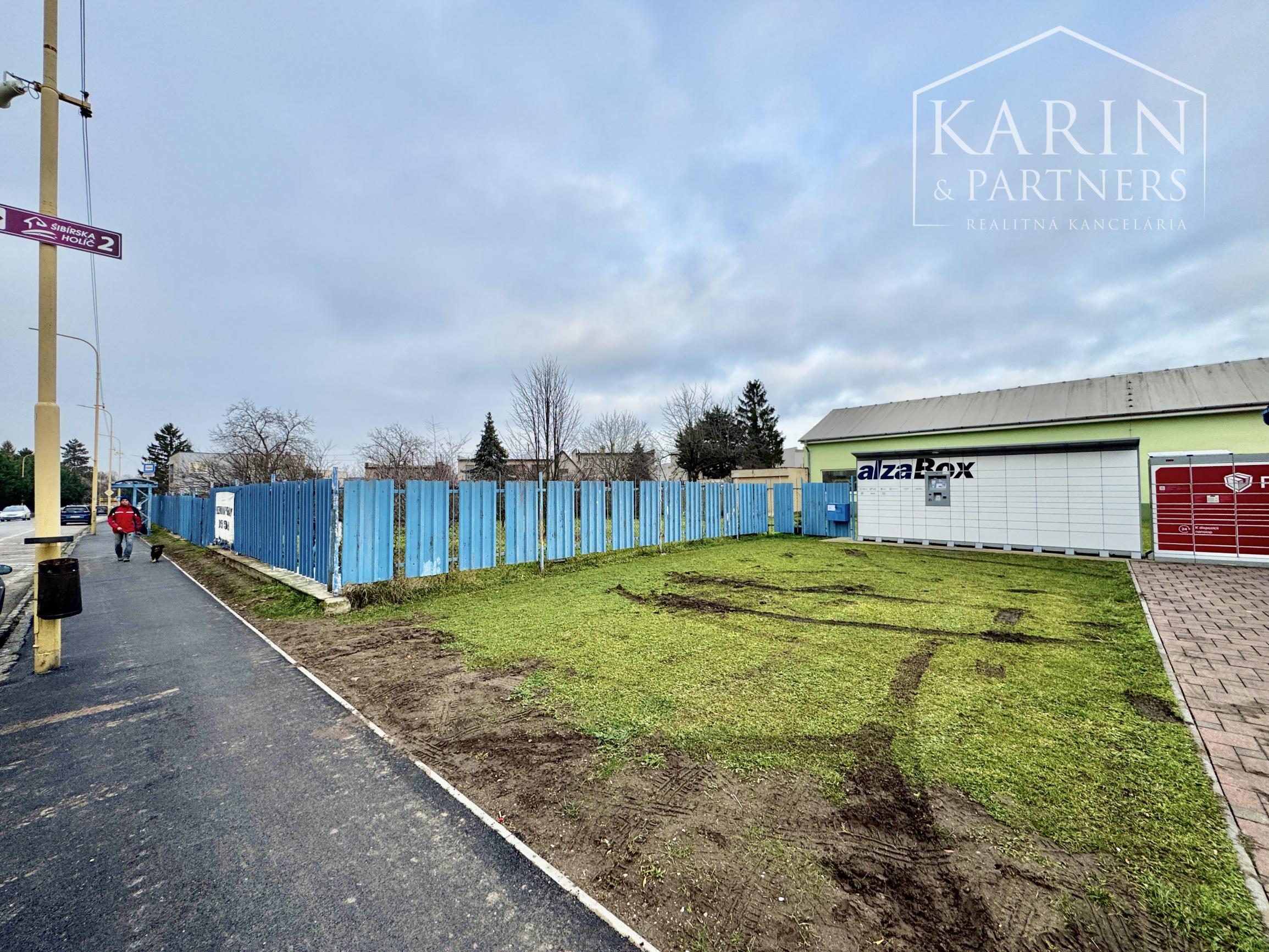 Prenájom pozemku so širokým využitím priamo pri hlavnej ceste v Holíči