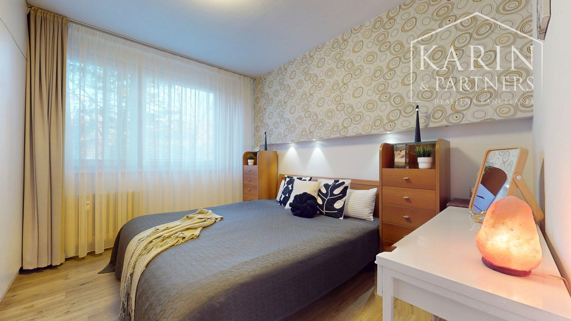 KOMPLETNE ZREKONŠTRUOVANÝ A ZARIADENÝ 4I BYT S LODŽIOU A PIVNICOU