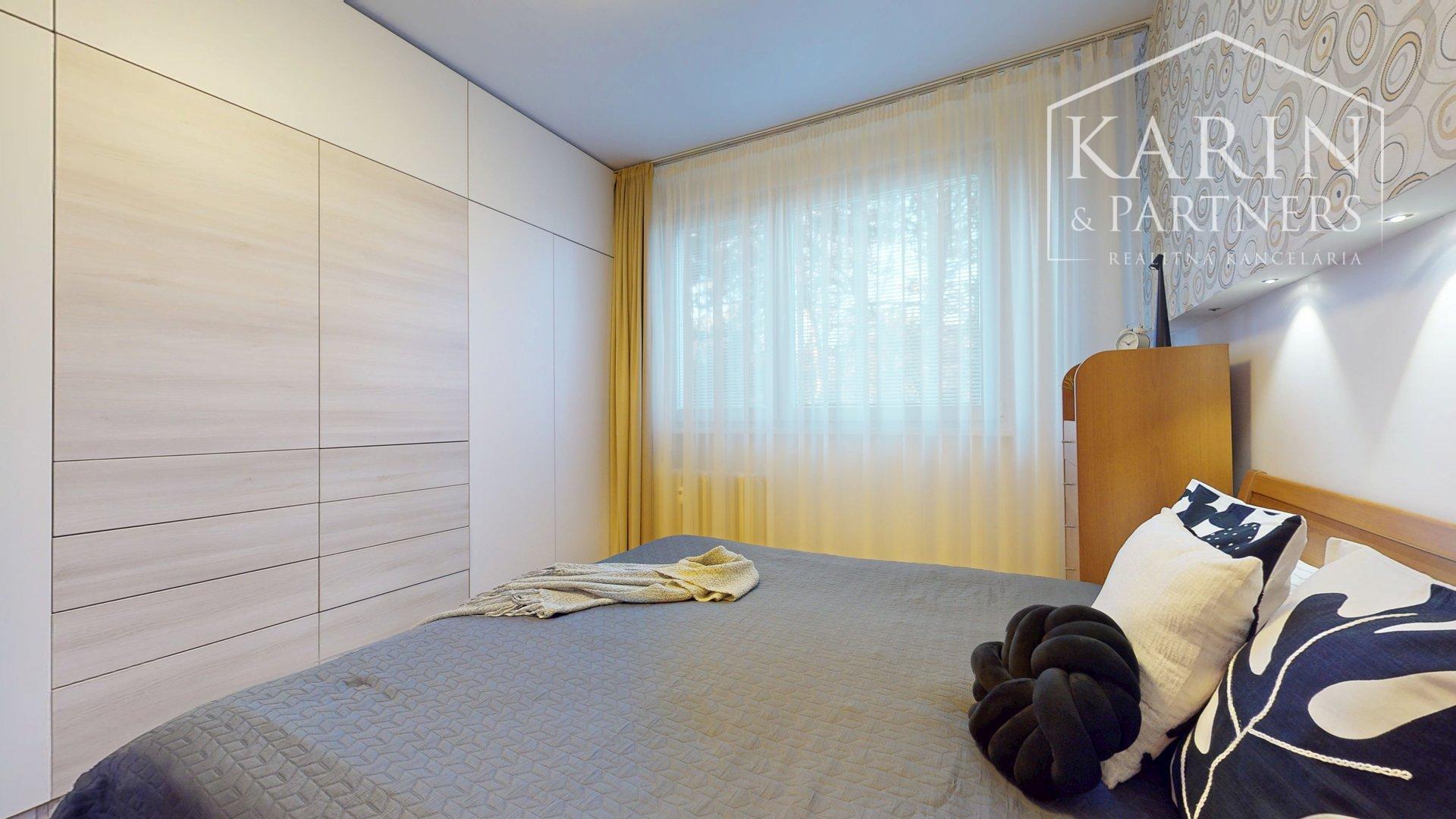 KOMPLETNE ZREKONŠTRUOVANÝ A ZARIADENÝ 4I BYT S LODŽIOU A PIVNICOU