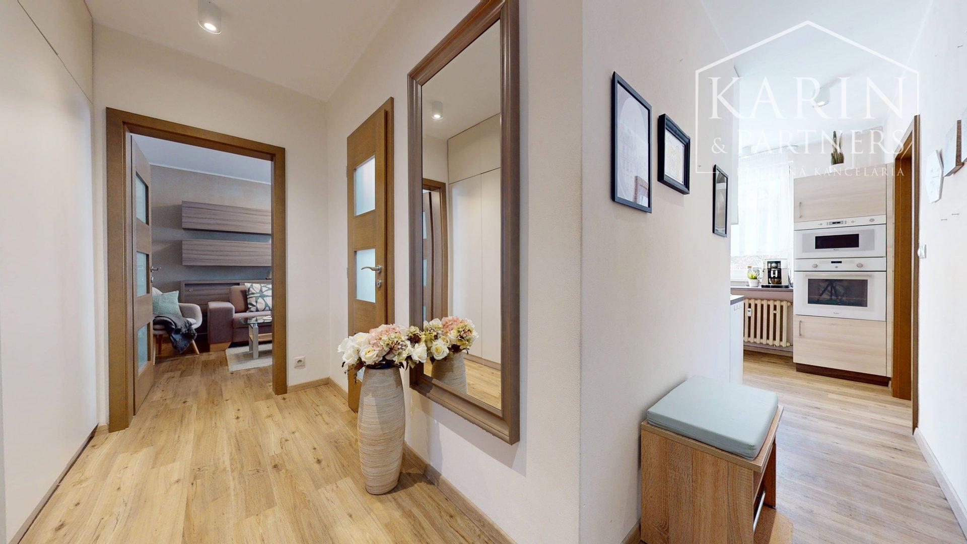 KOMPLETNE ZREKONŠTRUOVANÝ A ZARIADENÝ 4I BYT S LODŽIOU A PIVNICOU