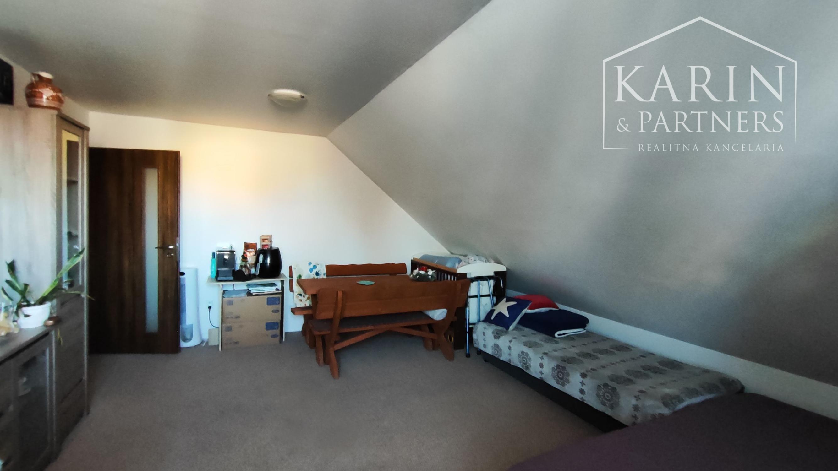 Rodinný dom 6izbový po kompl.rekonštrukcii, Nové Zámky