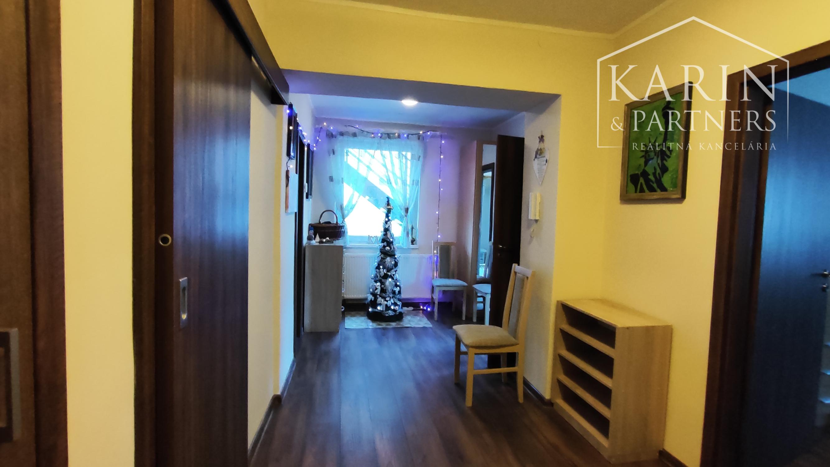 Rodinný dom 6izbový po kompl.rekonštrukcii, Nové Zámky