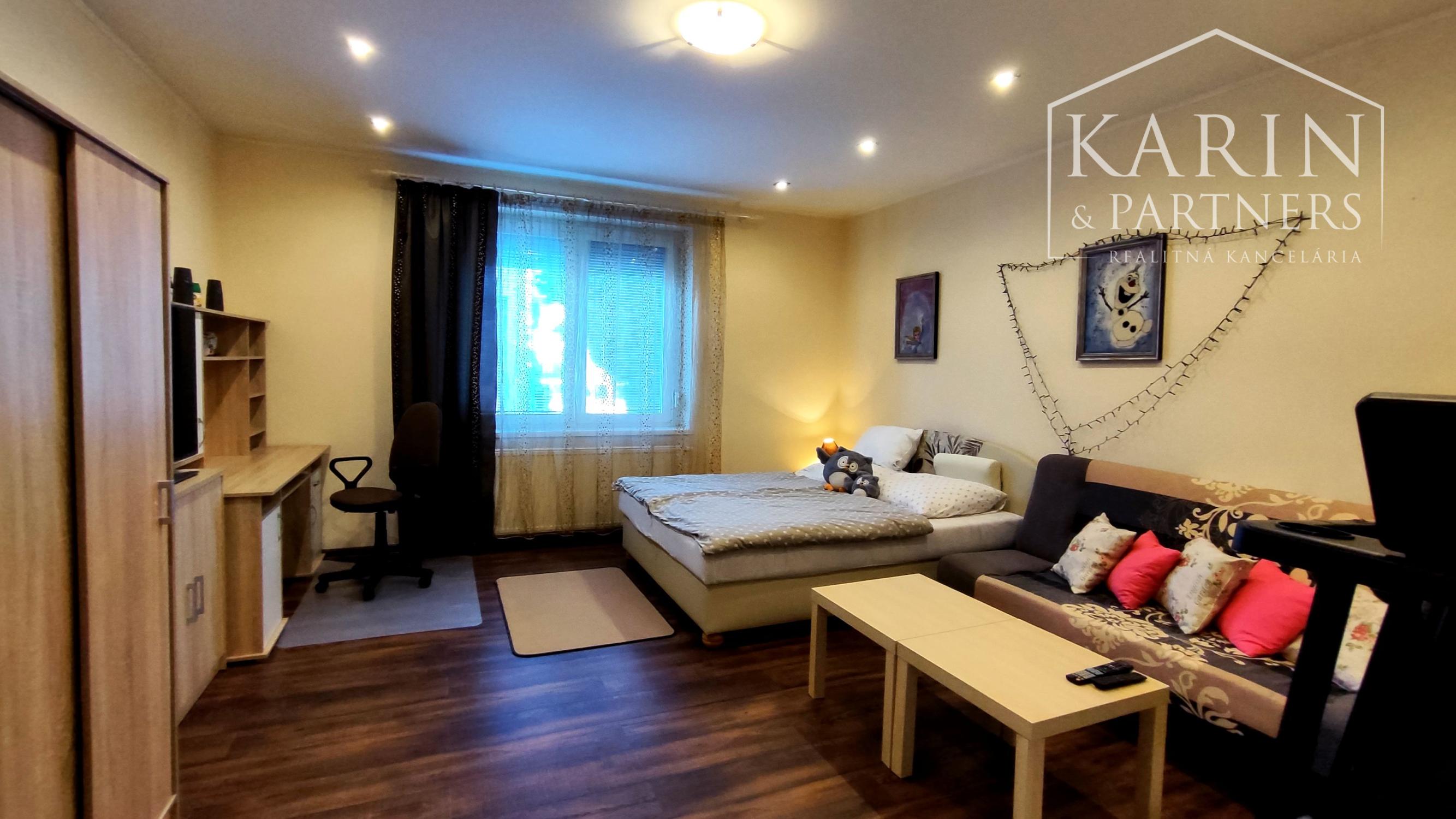 Rodinný dom 6izbový po kompl.rekonštrukcii, Nové Zámky