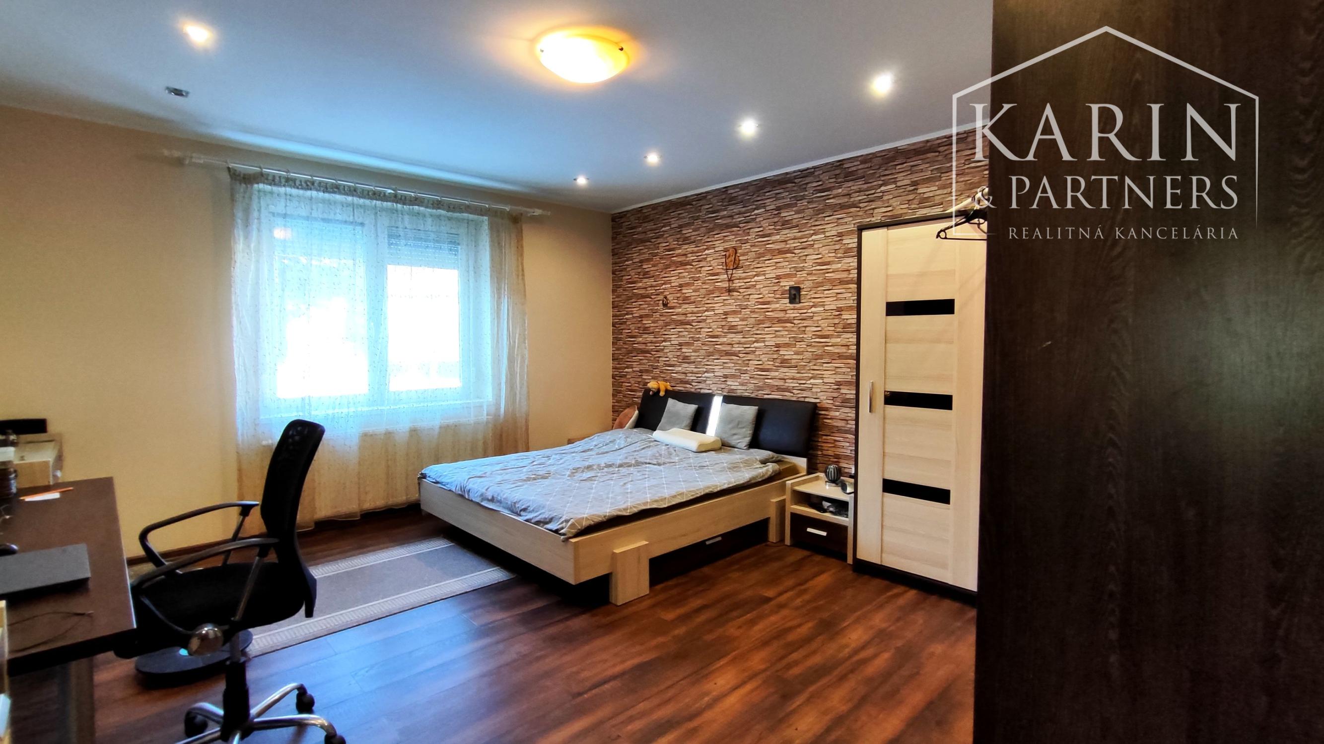 Rodinný dom 6izbový po kompl.rekonštrukcii, Nové Zámky