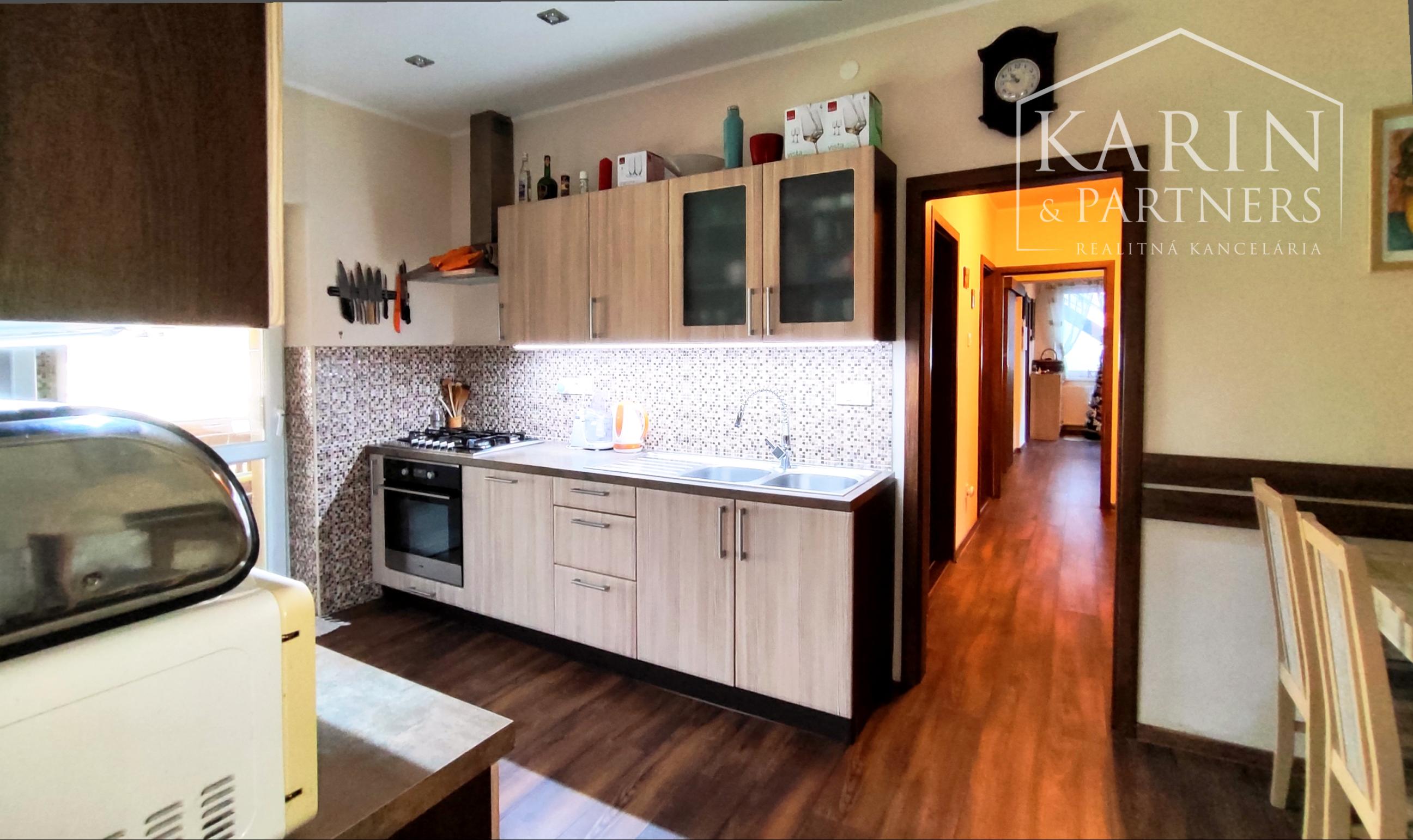 Rodinný dom 6izbový po kompl.rekonštrukcii, Nové Zámky