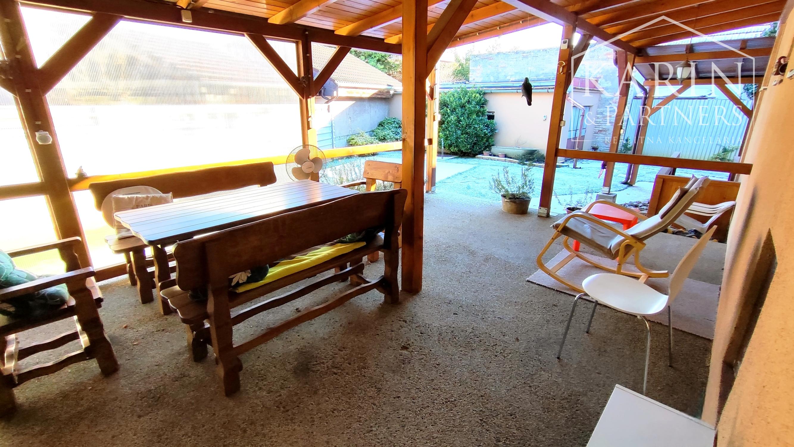 Rodinný dom 6izbový po kompl.rekonštrukcii, Nové Zámky