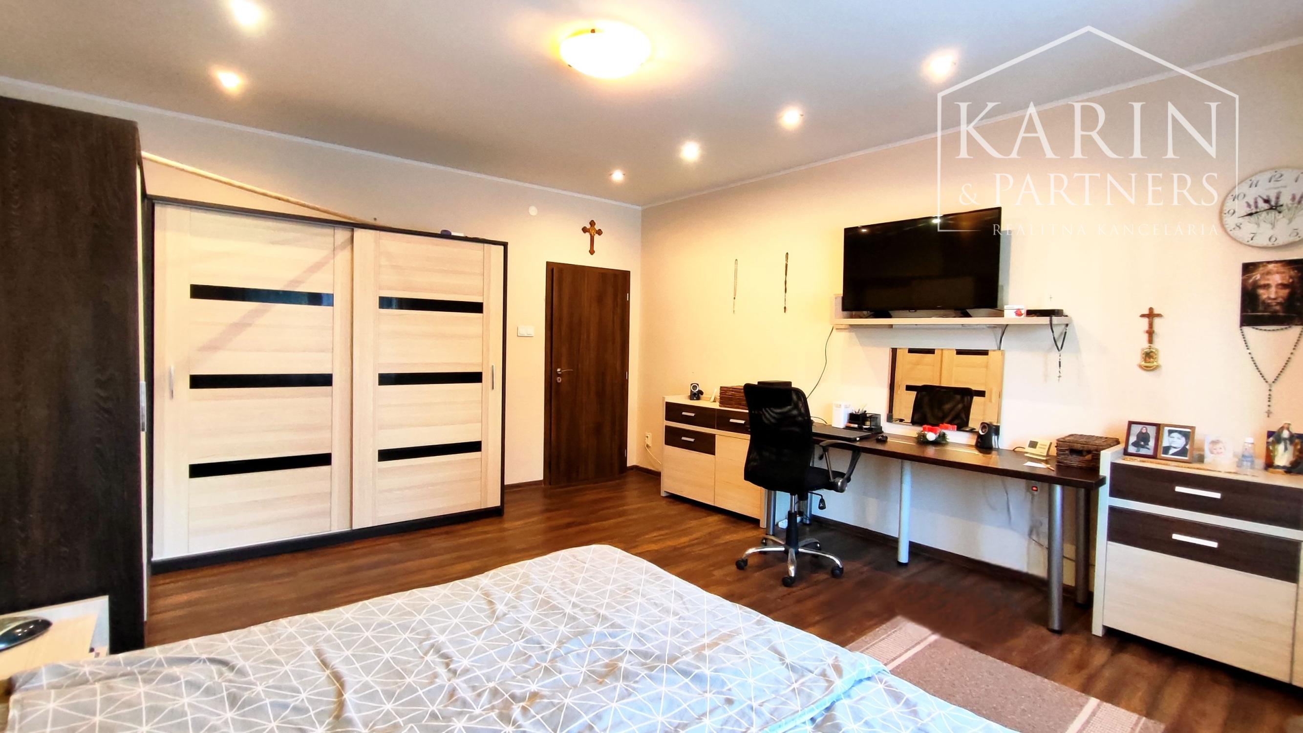 Rodinný dom 6izbový po kompl.rekonštrukcii, Nové Zámky