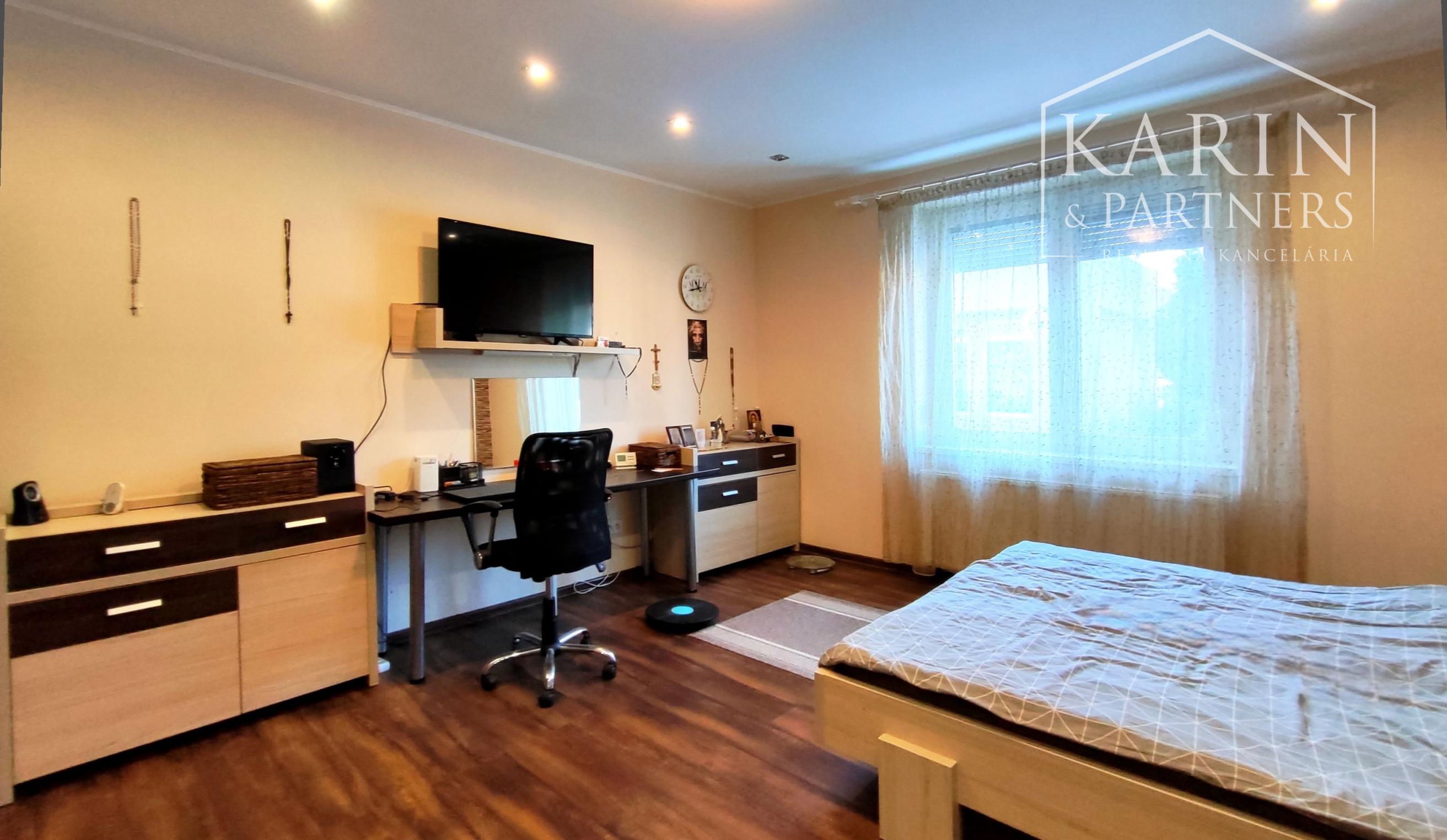 Rodinný dom 6izbový po kompl.rekonštrukcii, Nové Zámky