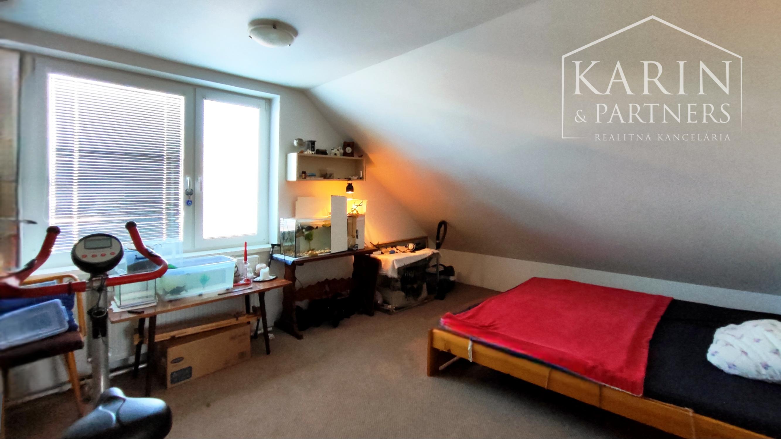 Rodinný dom 6izbový po kompl.rekonštrukcii, Nové Zámky