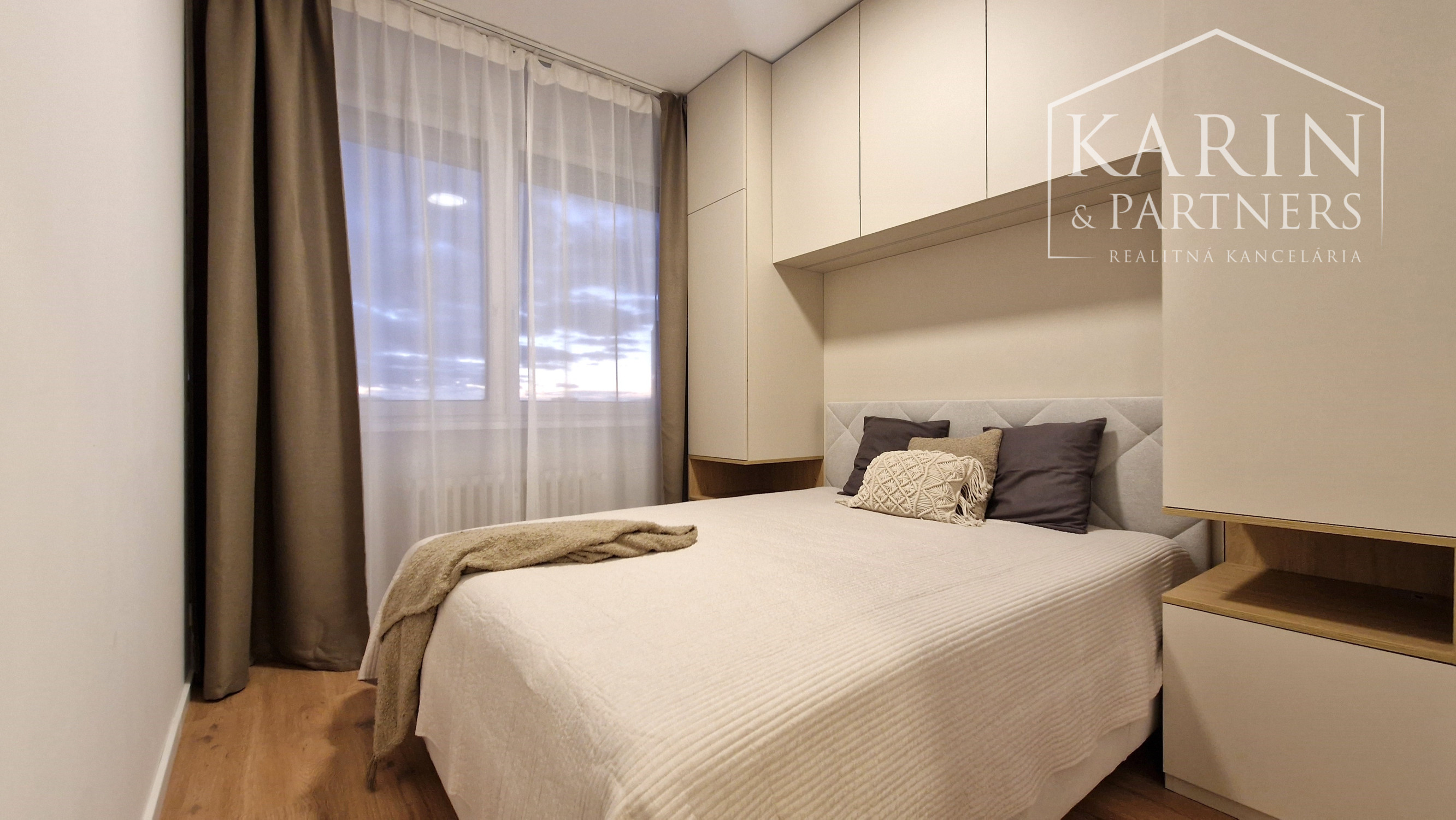 2-IZBOVÝ BYT S PARKOVANÍM  NA KRAMÁROCH