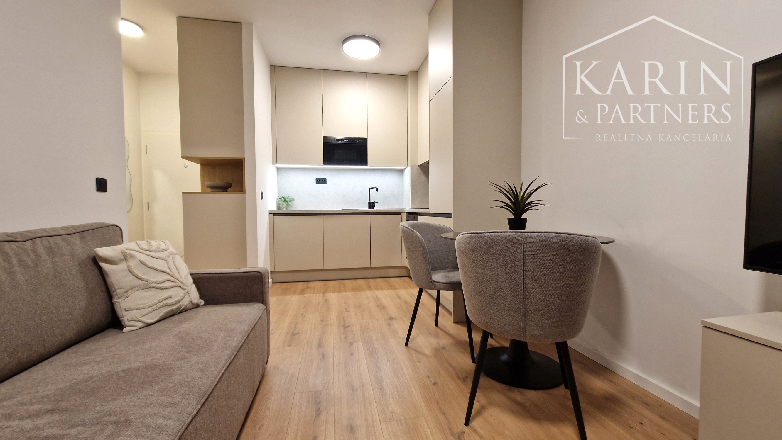 2-IZBOVÝ BYT S PARKOVANÍM  NA KRAMÁROCH