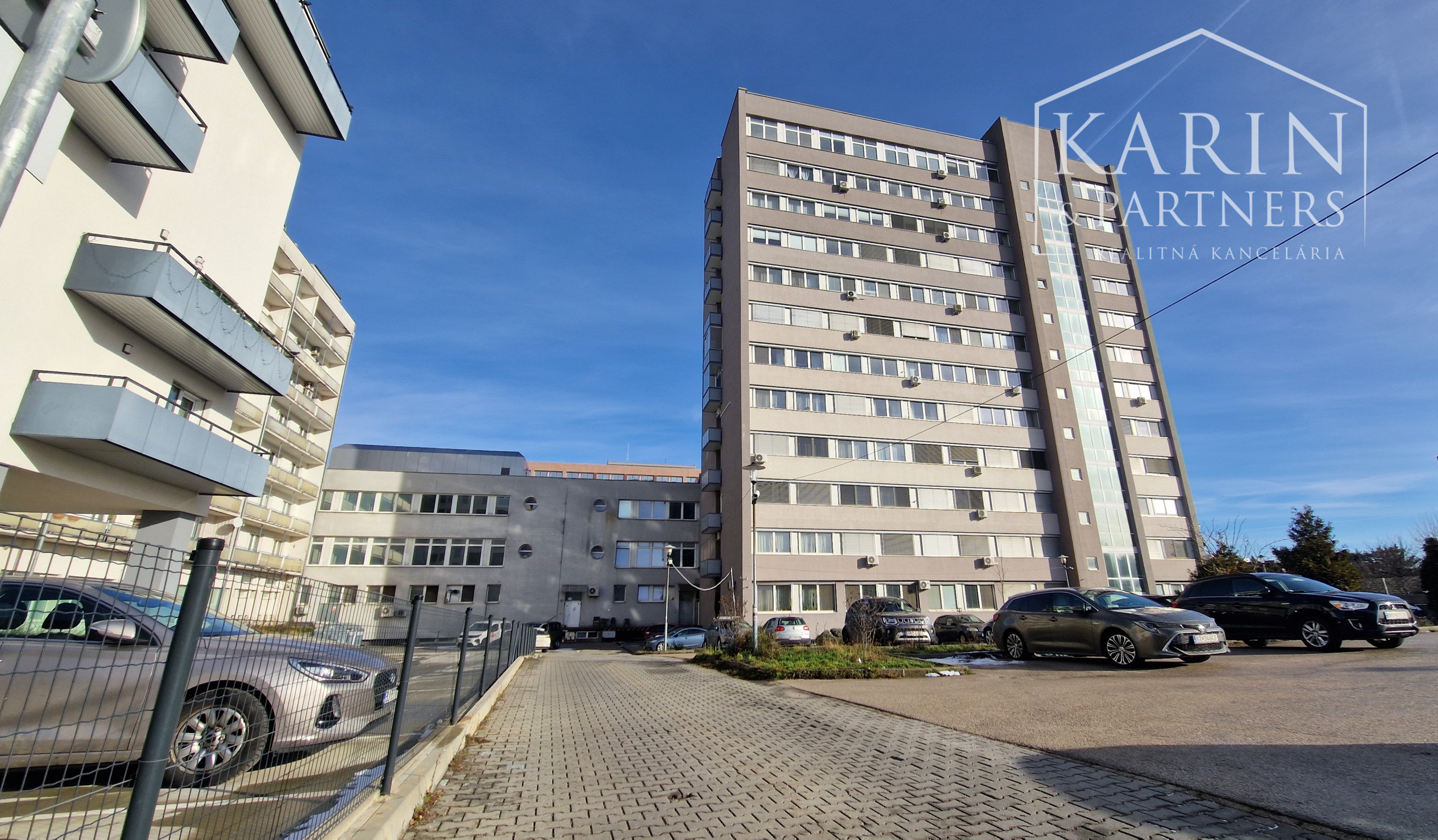 2-IZBOVÝ BYT S PARKOVANÍM  NA KRAMÁROCH