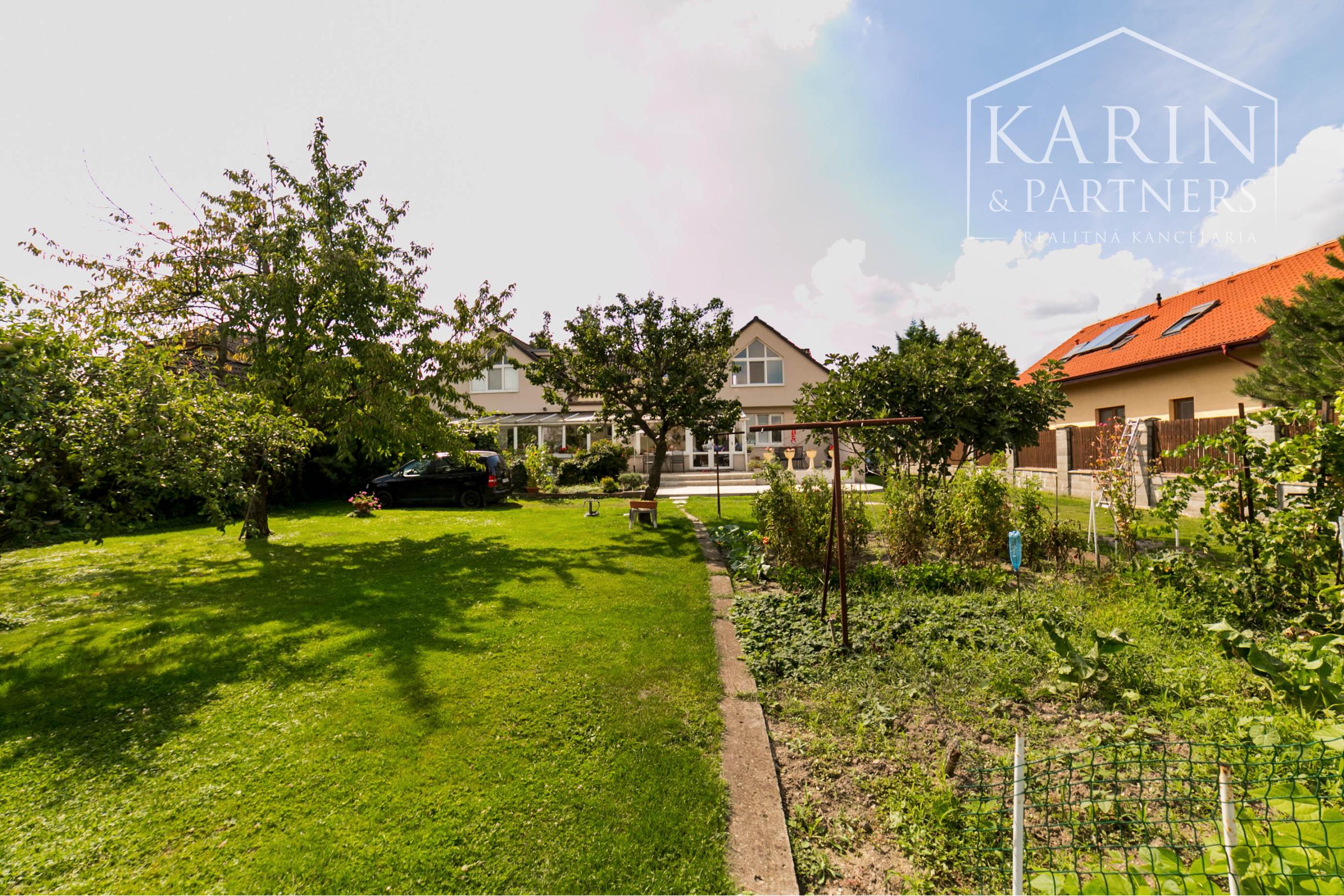 Predaj- Rodinný dom dvojgeneračný pozemok 1229m2 - Vajnory Bratislava