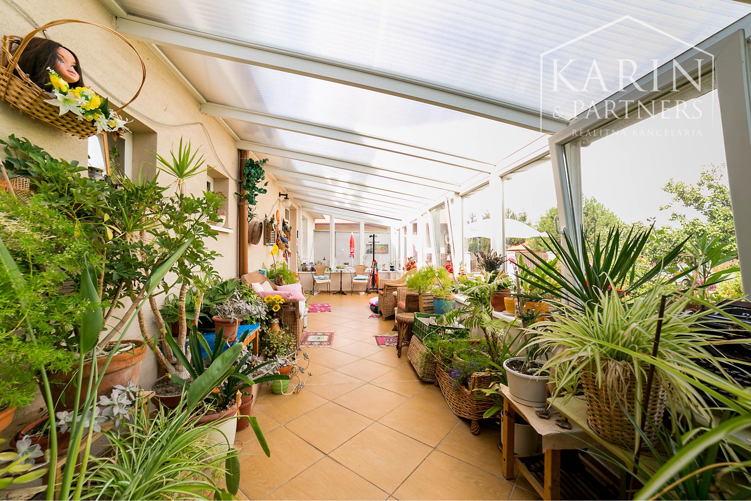 Predaj- Rodinný dom dvojgeneračný pozemok 1229m2 - Vajnory Bratislava