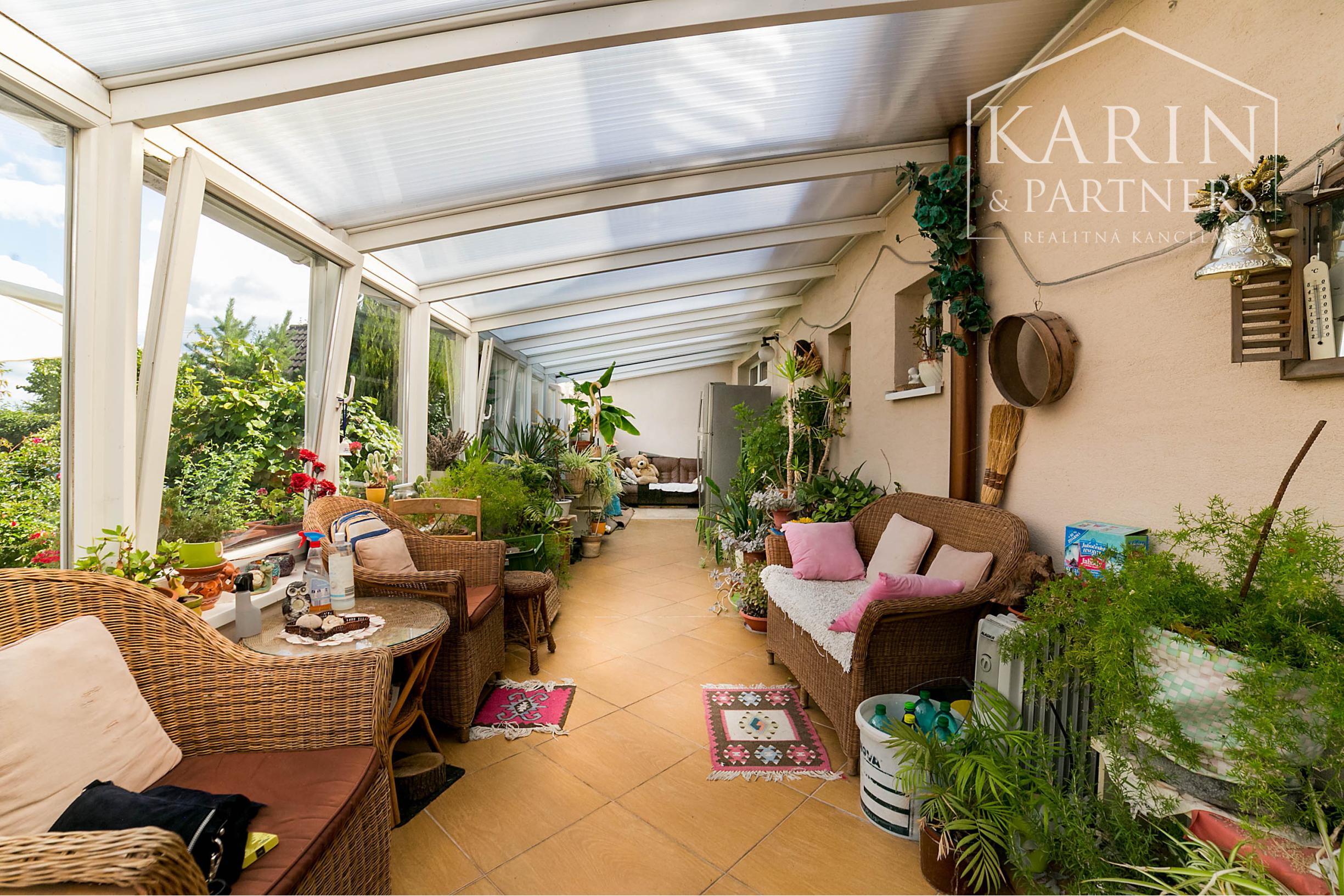 Predaj- Rodinný dom dvojgeneračný pozemok 1229m2 - Vajnory Bratislava