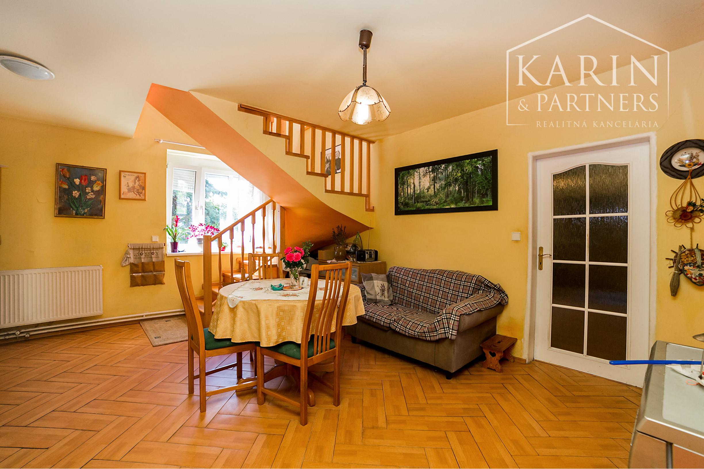 Predaj- Rodinný dom dvojgeneračný pozemok 1229m2 - Vajnory Bratislava