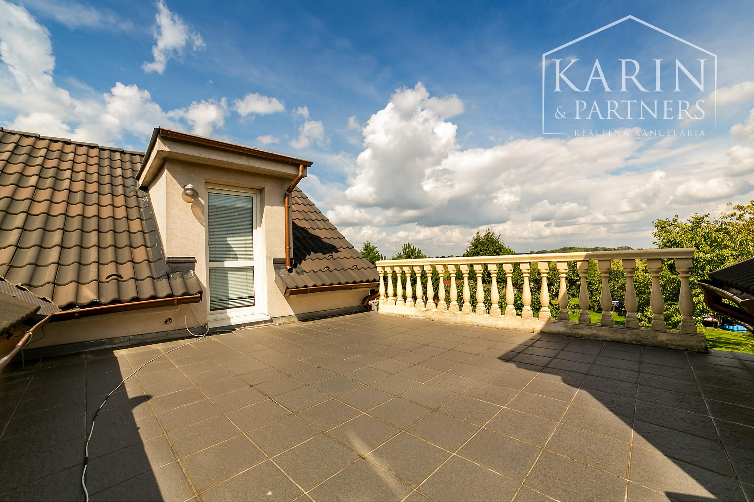 Predaj- Rodinný dom dvojgeneračný pozemok 1229m2 - Vajnory Bratislava