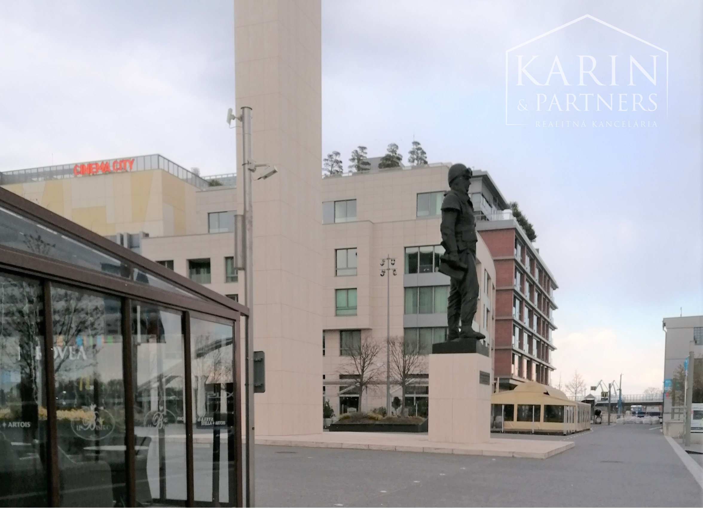 Prenájom - 2 izbový byt  v komplexe Eurovea - Pribinova ul. Exkluzívne!