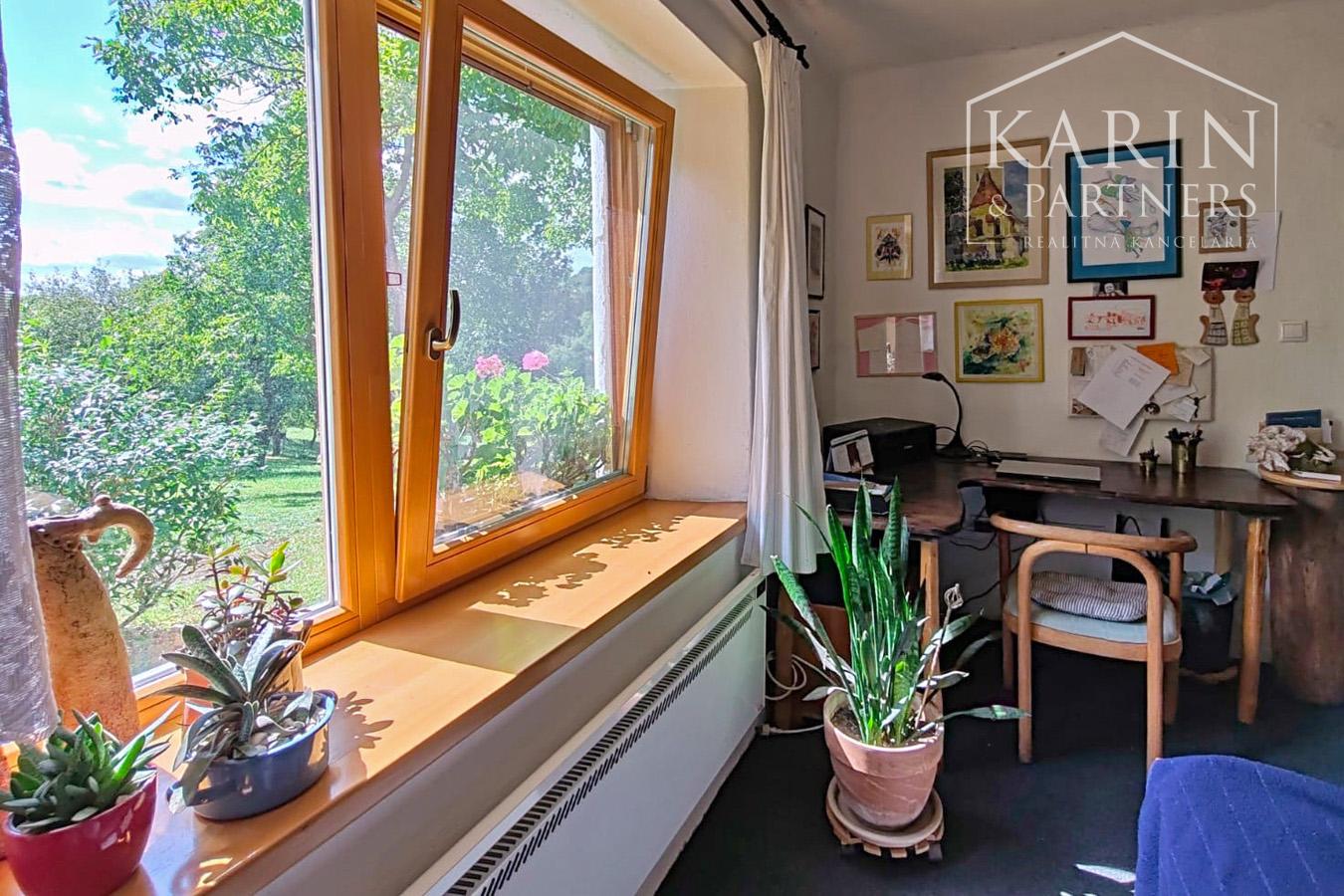 Chalupa pod lesom s ovocným sadom, 4144 m2, Nová Bošáca.