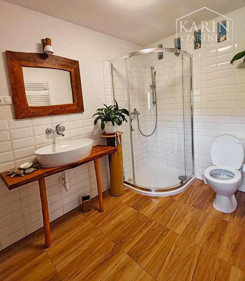 Chalupa pod lesom s ovocným sadom, 4144 m2, Nová Bošáca.