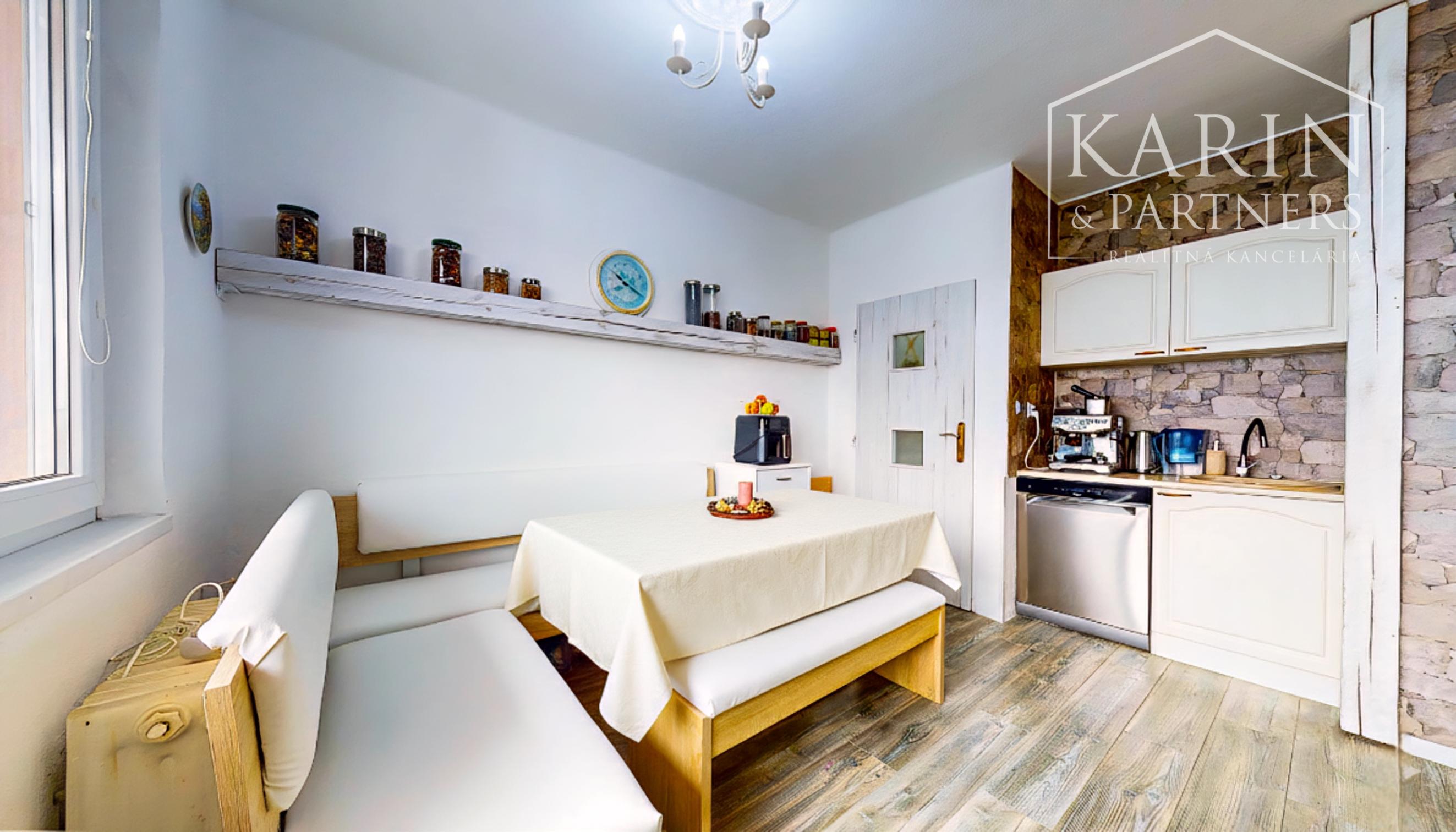 REZERVOVANÉ! Veľkorysý 4-izbový byt po rekonštrukcii na Pribinovej: Ideálny domov pre vašu rodinu