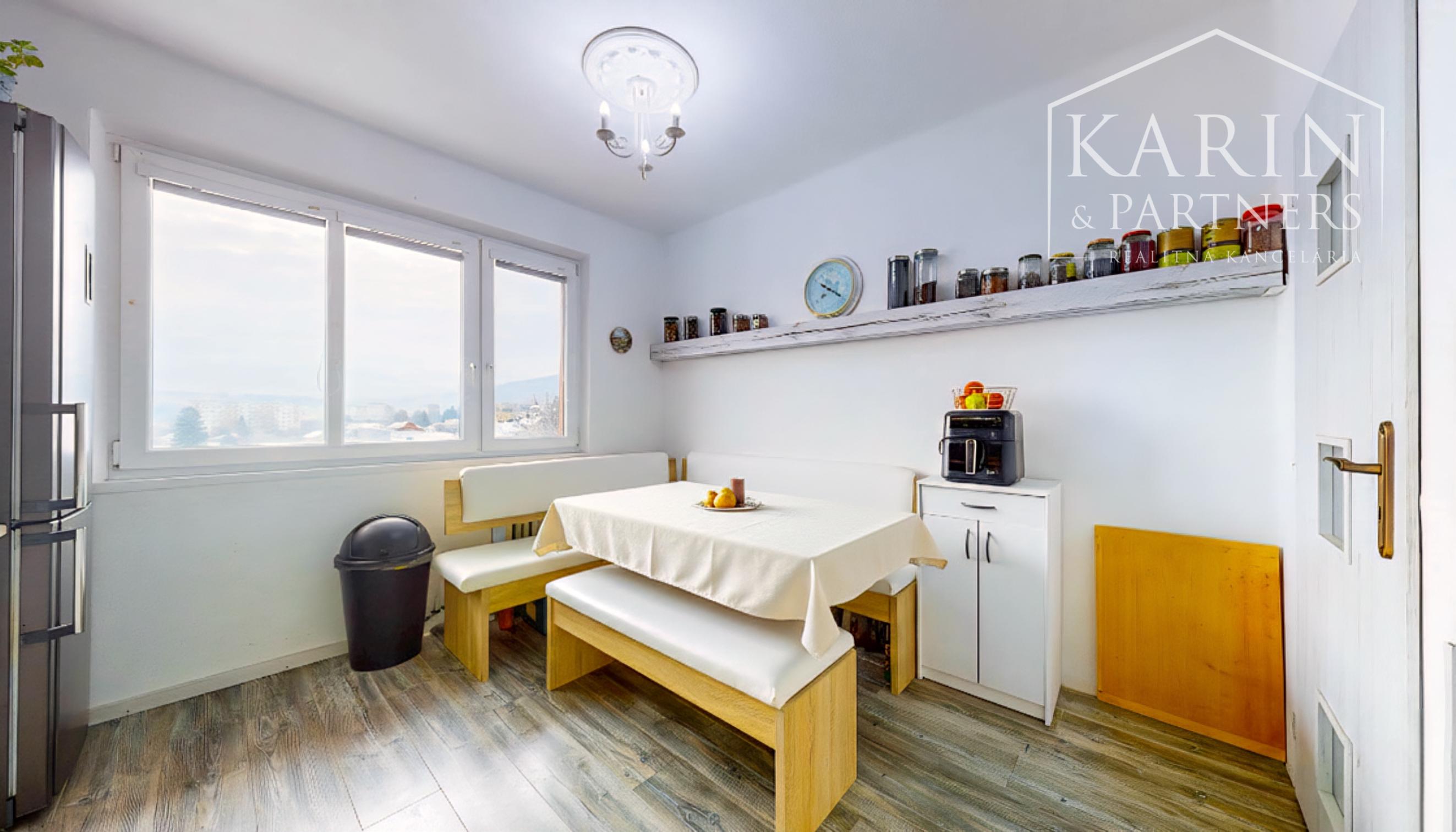 REZERVOVANÉ! Veľkorysý 4-izbový byt po rekonštrukcii na Pribinovej: Ideálny domov pre vašu rodinu