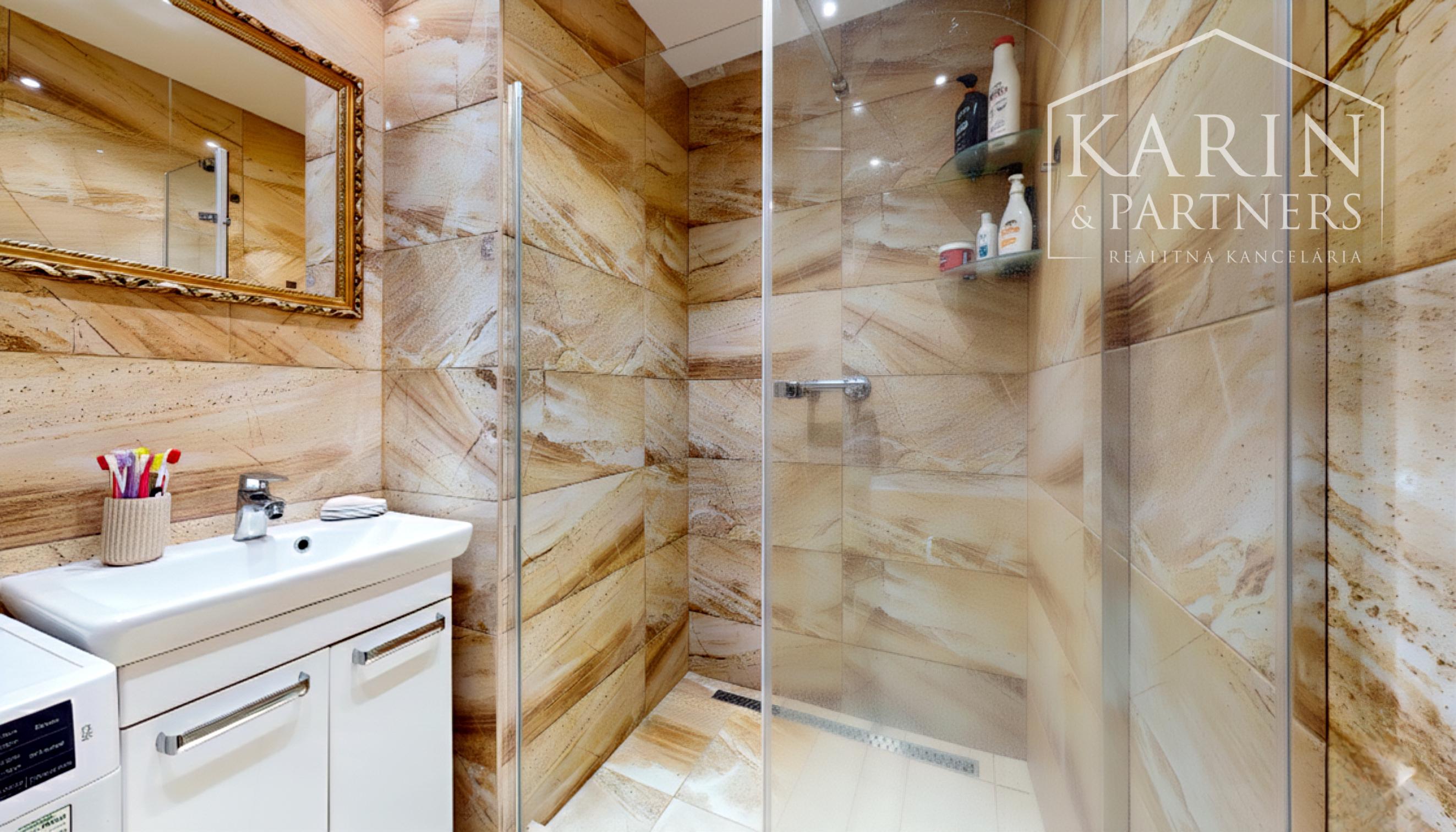 REZERVOVANÉ! Veľkorysý 4-izbový byt po rekonštrukcii na Pribinovej: Ideálny domov pre vašu rodinu