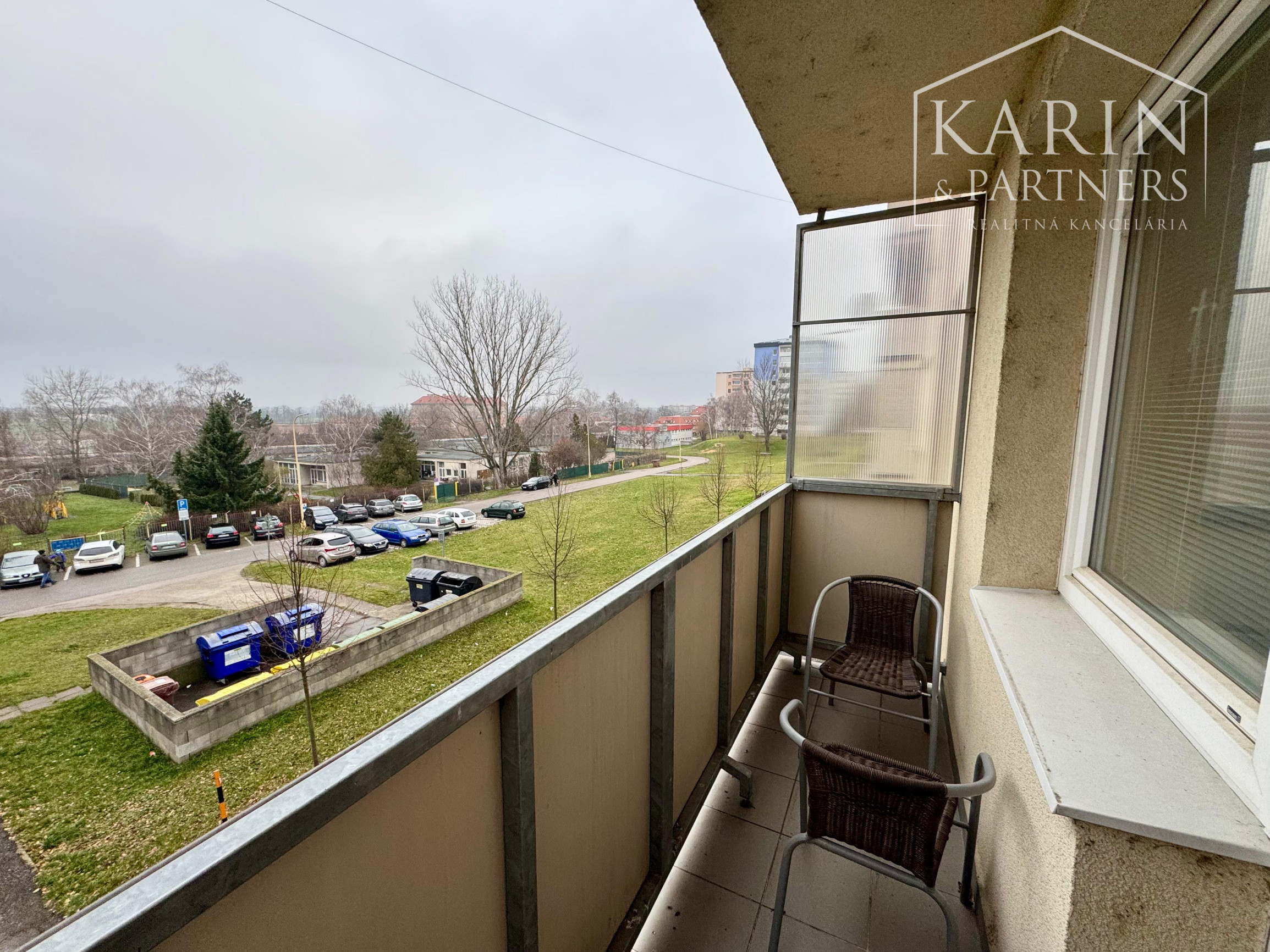 NA PRENÁJOM ZARIADENÝ 1i BYT V MESTE HOLÍČ