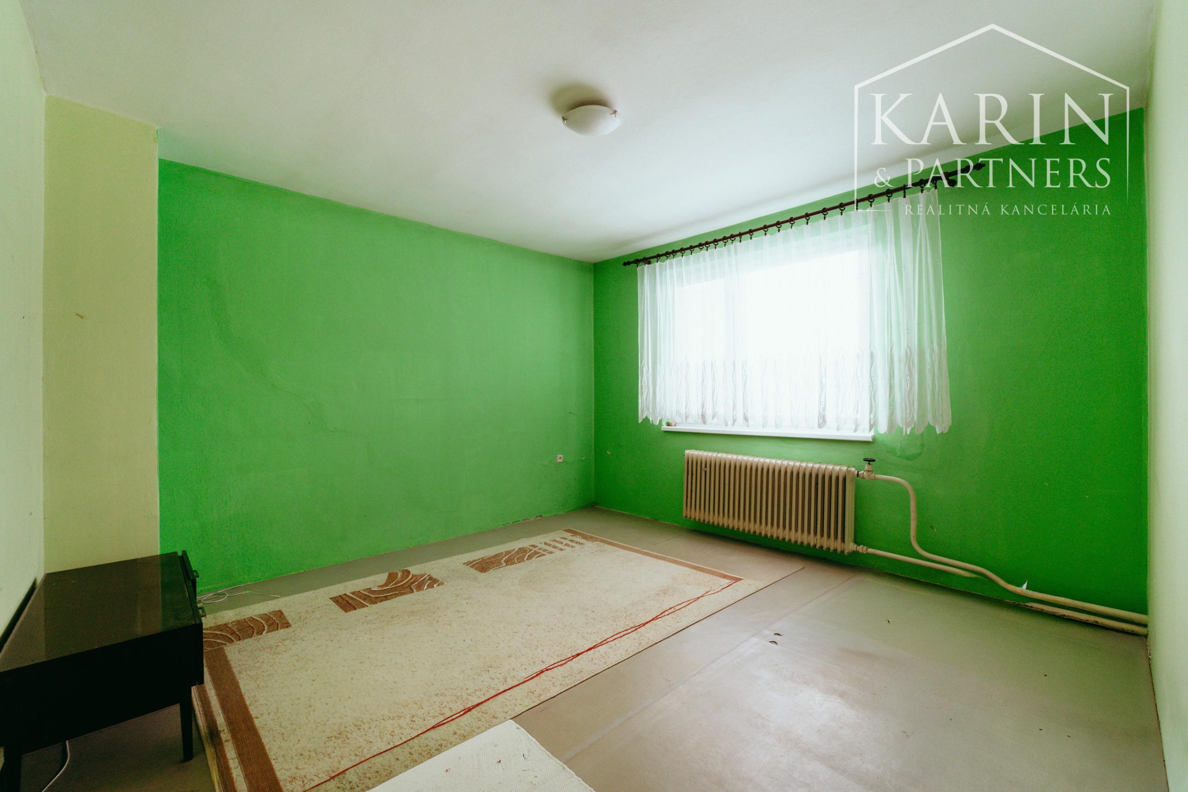 5i rodinný dom v meste Šaštín-Stráže neďaleko lesov