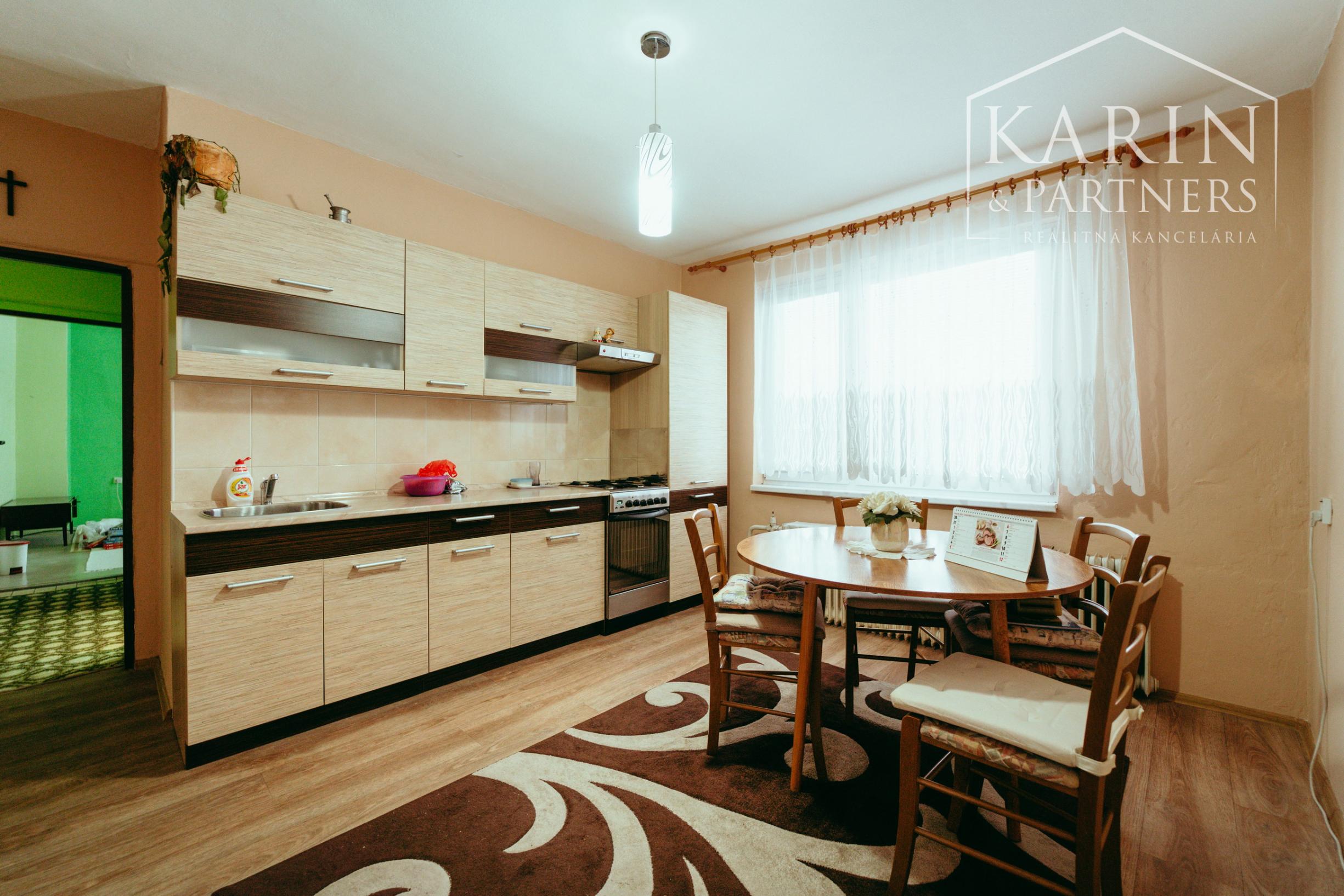 5i rodinný dom v meste Šaštín-Stráže neďaleko lesov